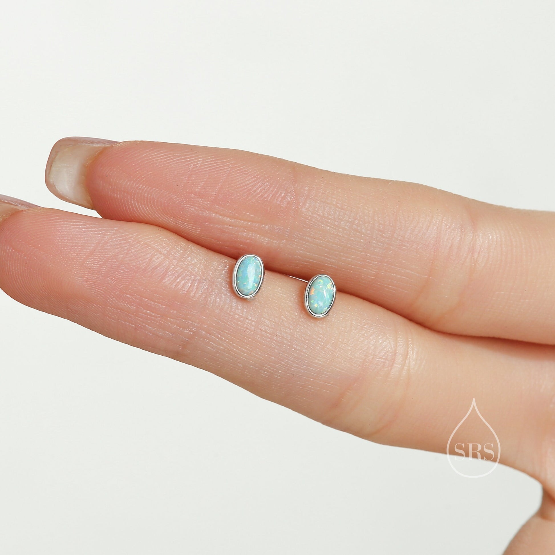 Sterling Silver Oval Opal Stud Earrings, Silver or Gold, White Opal or Green Opal， Opal Earrings, Minimalist Opal Earrings