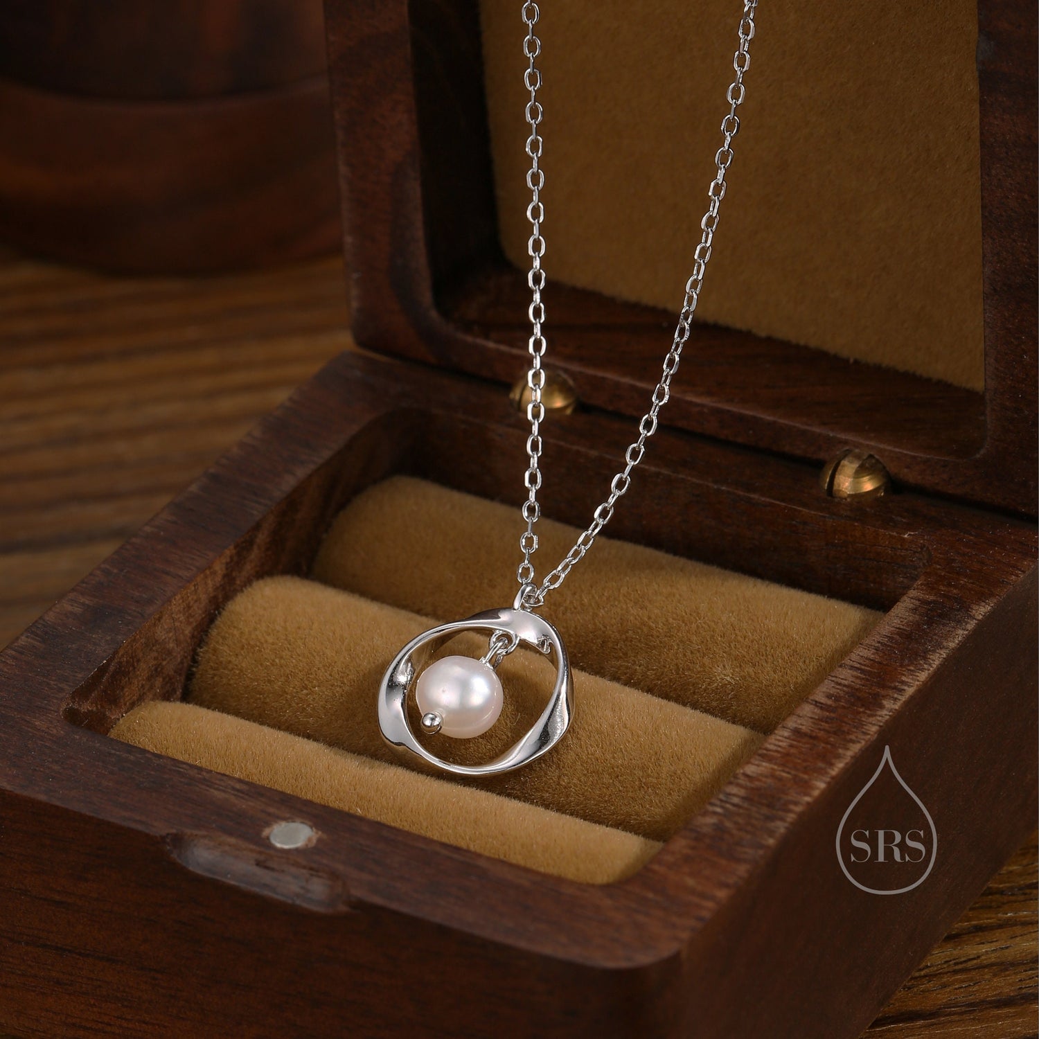 Freshwater Pearl Mobius Circle Pendant Necklace