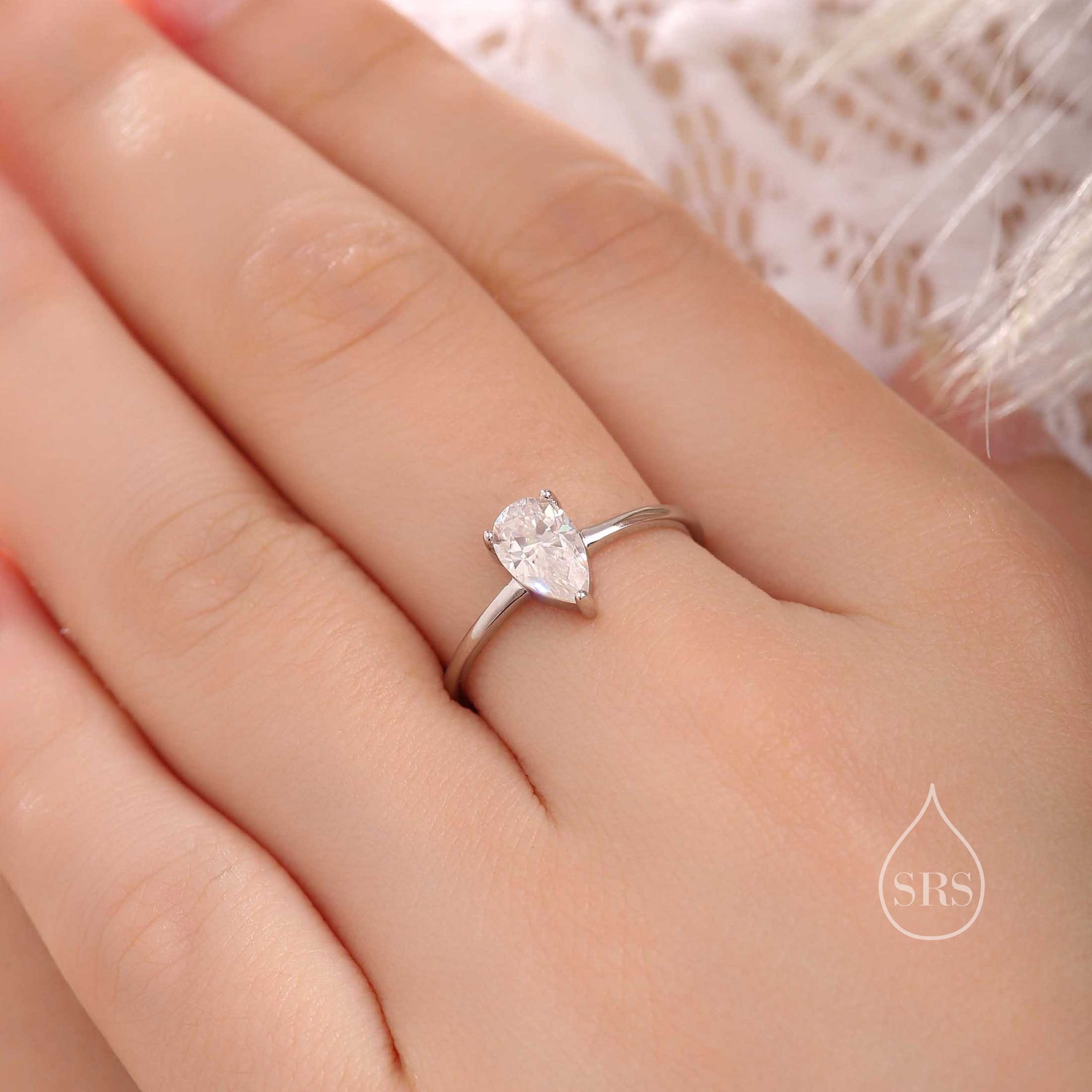 1 Carat Pear Cut Moissanite Diamond Classic Single Stone Engagement Ring in Sterling Silver, Genuine Moissanite Diamond, US 5-8