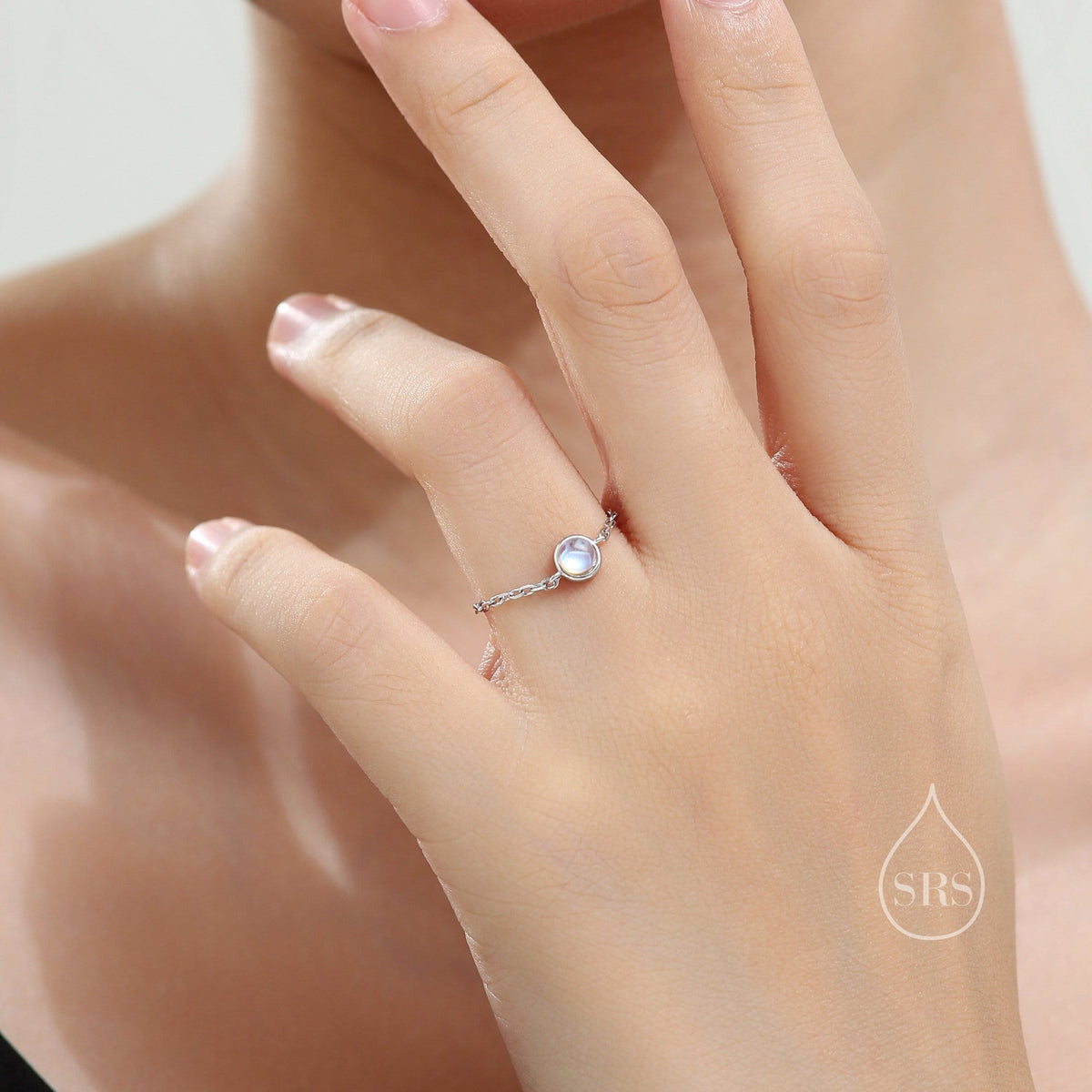 Round Moonstone Soft Chain Ring