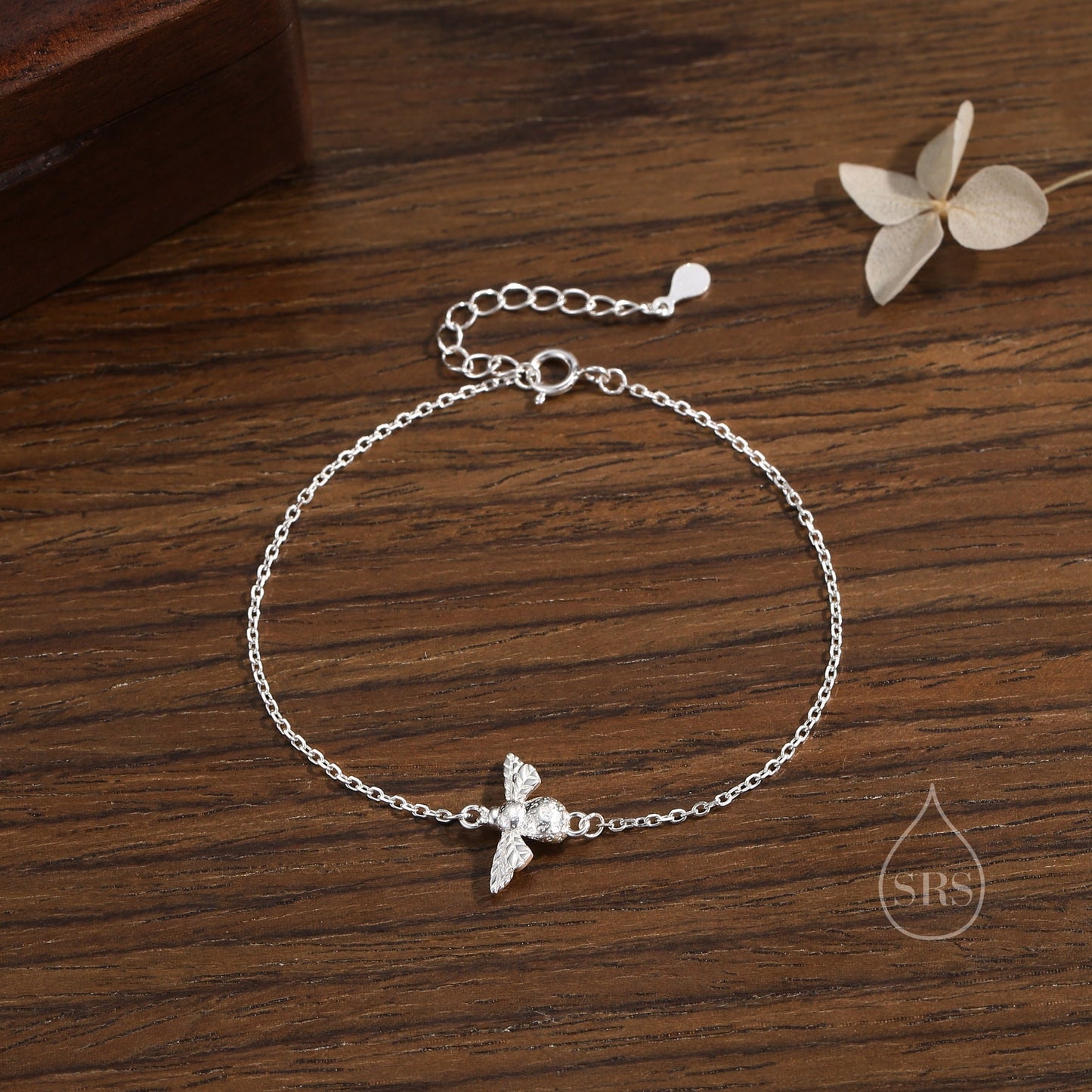 Sterling Silver Bumble Bee Bracelet in Sterling Silver, Delicate Bee Bracelet, Minimalist Bracelet