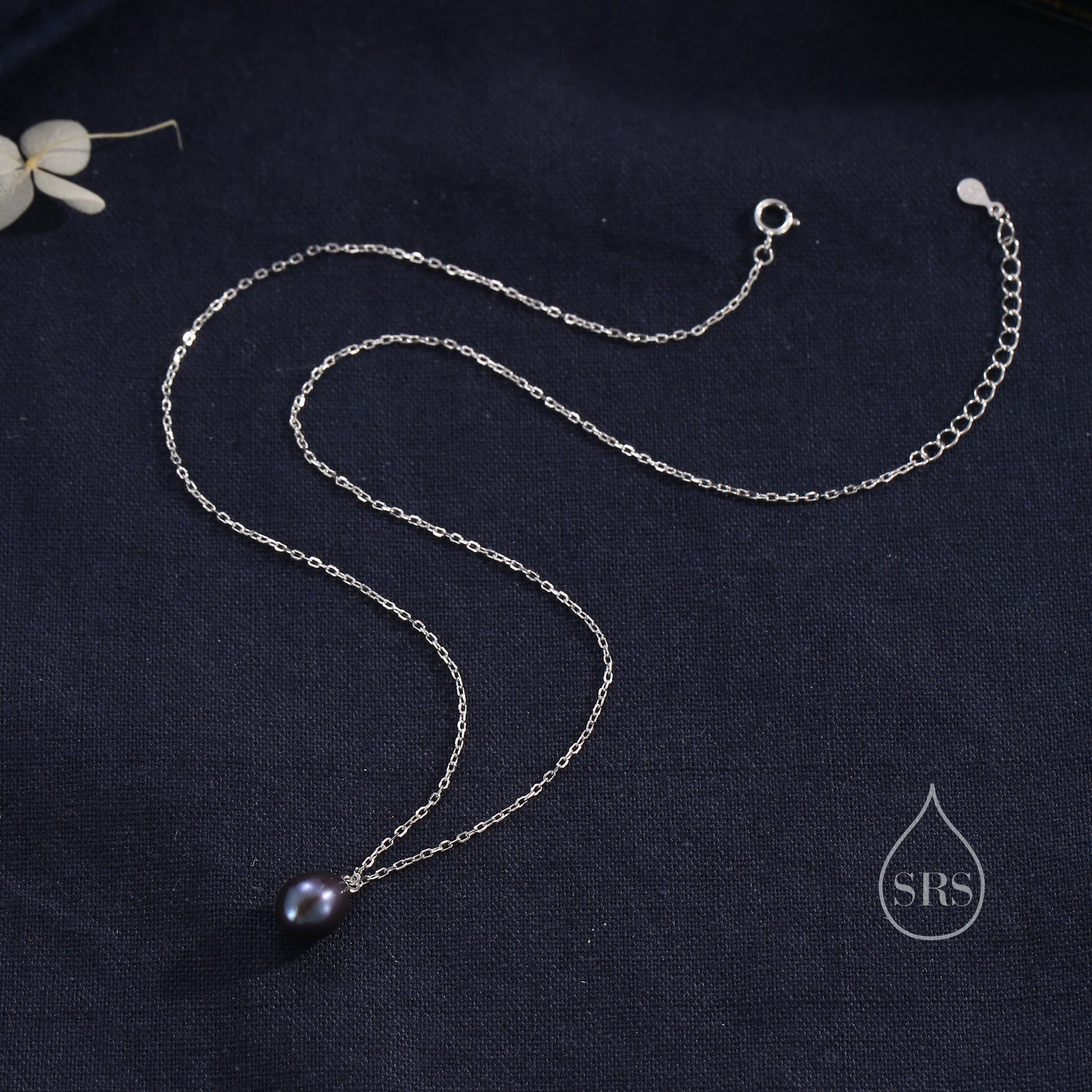 Natural Black Pearl Necklace in Sterling Silver, Genuine Freshwater Pearl Pendant Necklace in Sterling Silver, Minimalist Oval Pearl