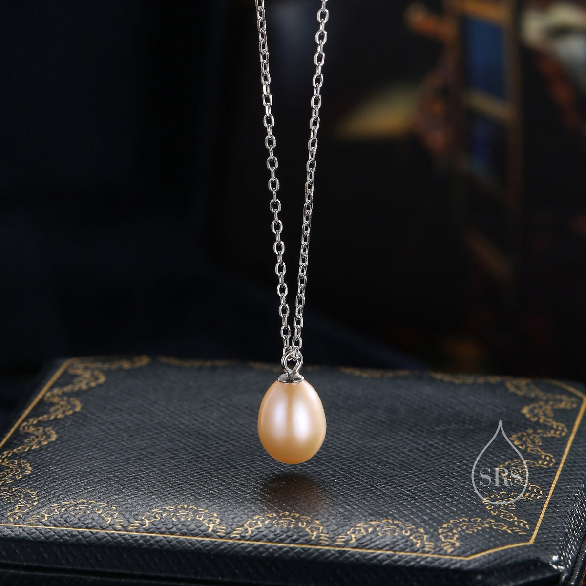 Natural Pink Pearl Necklace in Sterling Silver, Genuine Freshwater Pearl Pendant Necklace in Sterling Silver, Oval Pearl