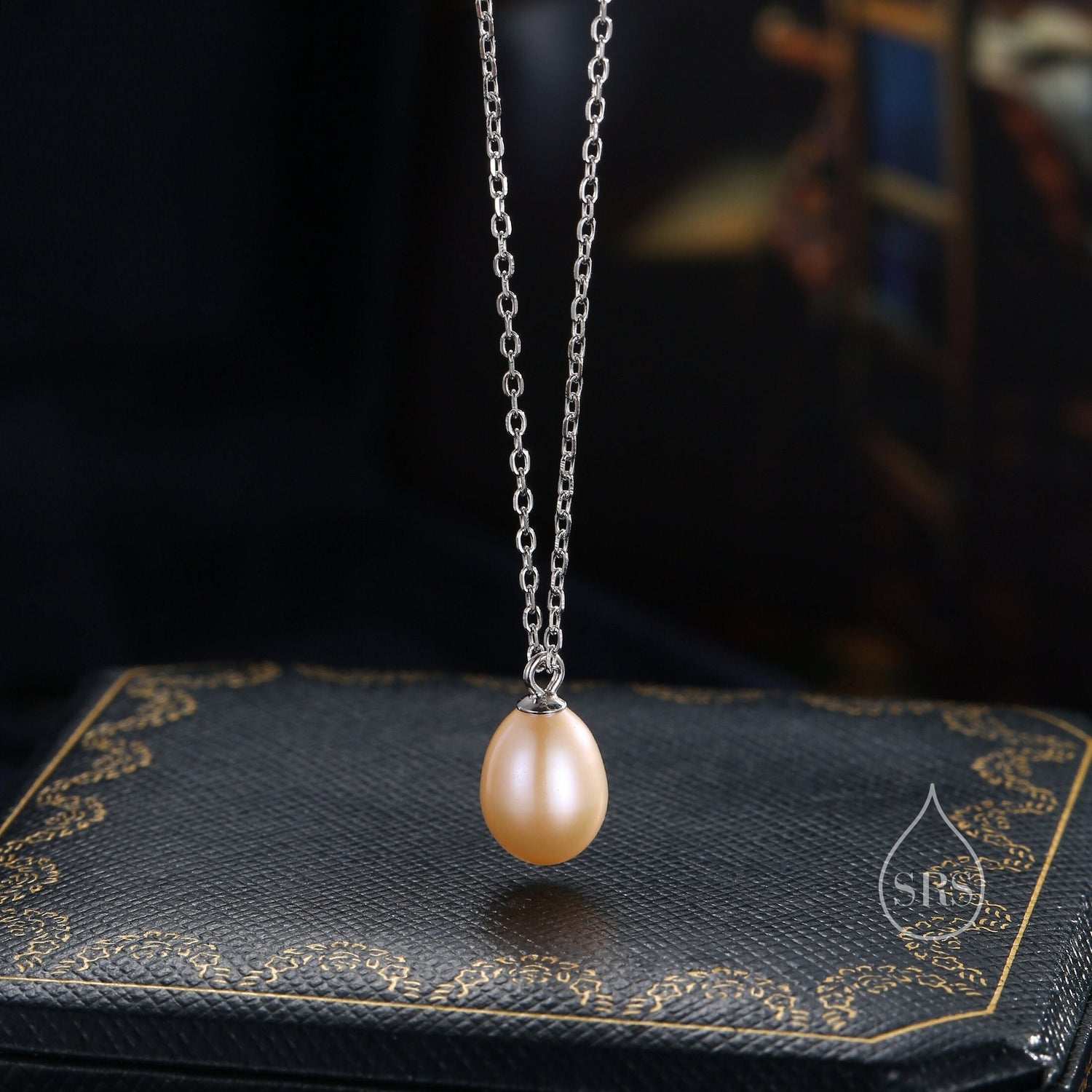 Natural Pink Pearl Necklace in Sterling Silver, Genuine Freshwater Pearl Pendant Necklace in Sterling Silver, Oval Pearl