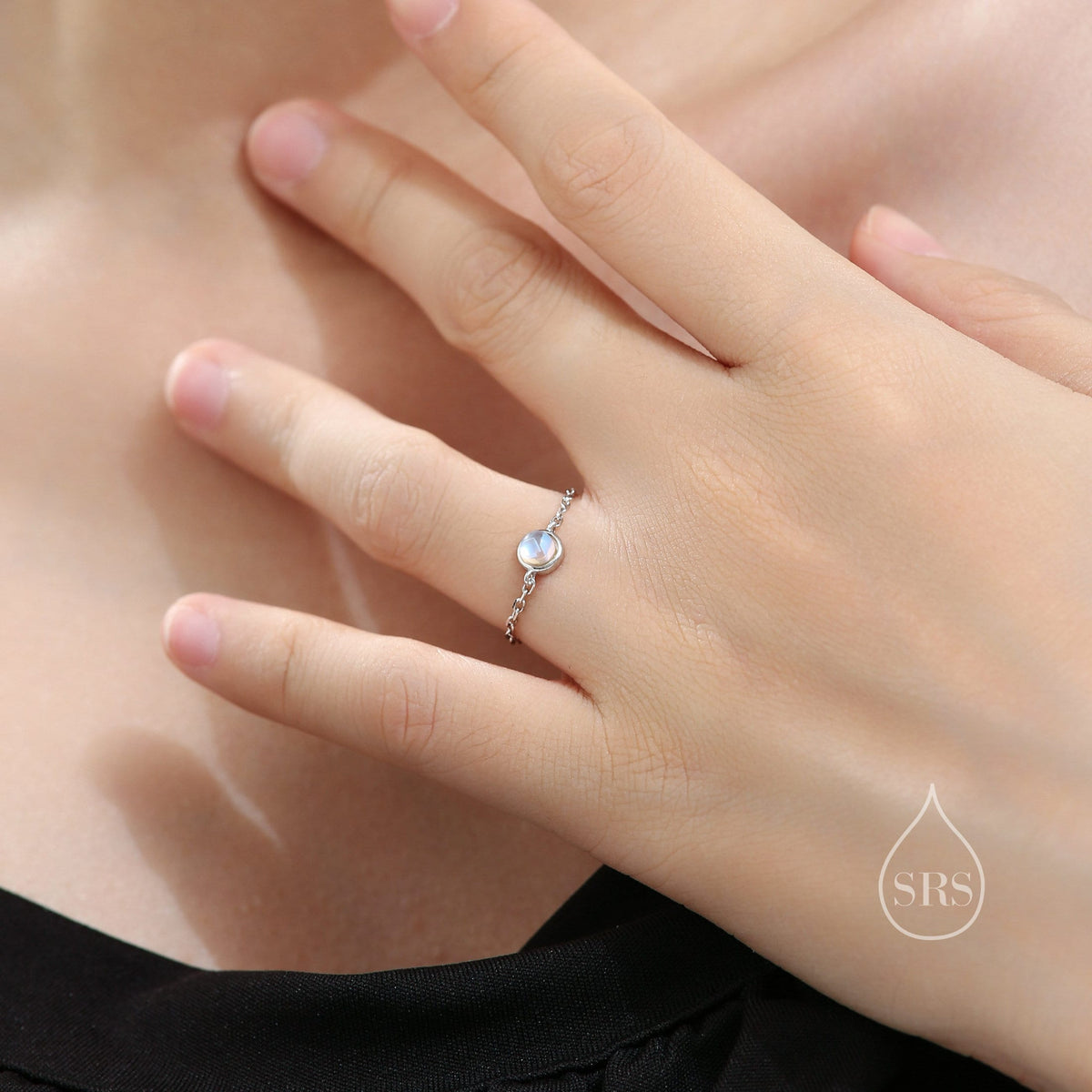 Round Moonstone Soft Chain Ring