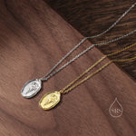 Daffodil Flower Oval Pendant Necklace in Sterling Silver, Silver or Gold, March Birth Flower, Nature Inspired Flower Disk Necklace