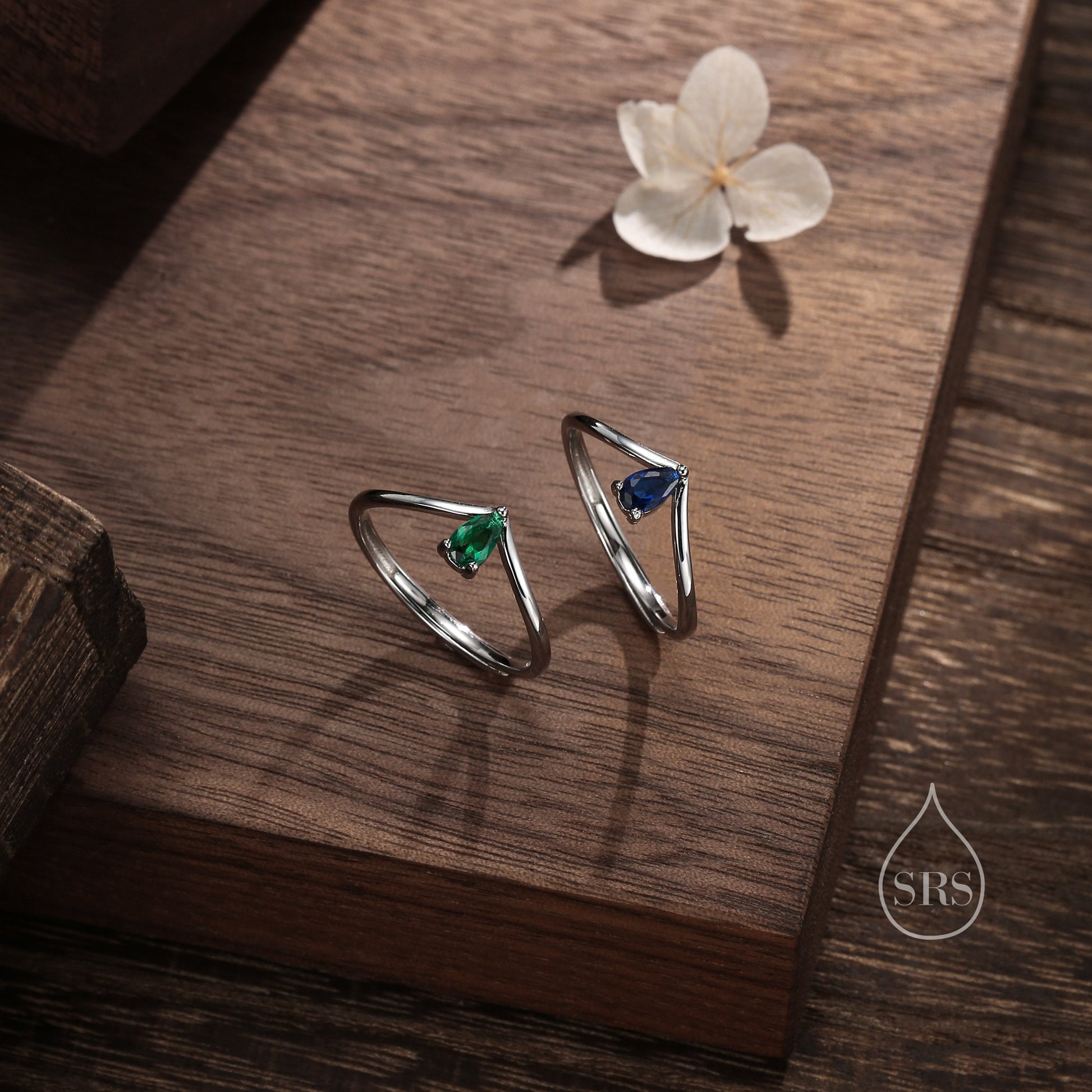 Emerald Green CZ Droplet Chevron Ring in Sterling Silver, 3x5mm, Prong Set Pear Cut V Ring, Adjustable Size, May Birthstone