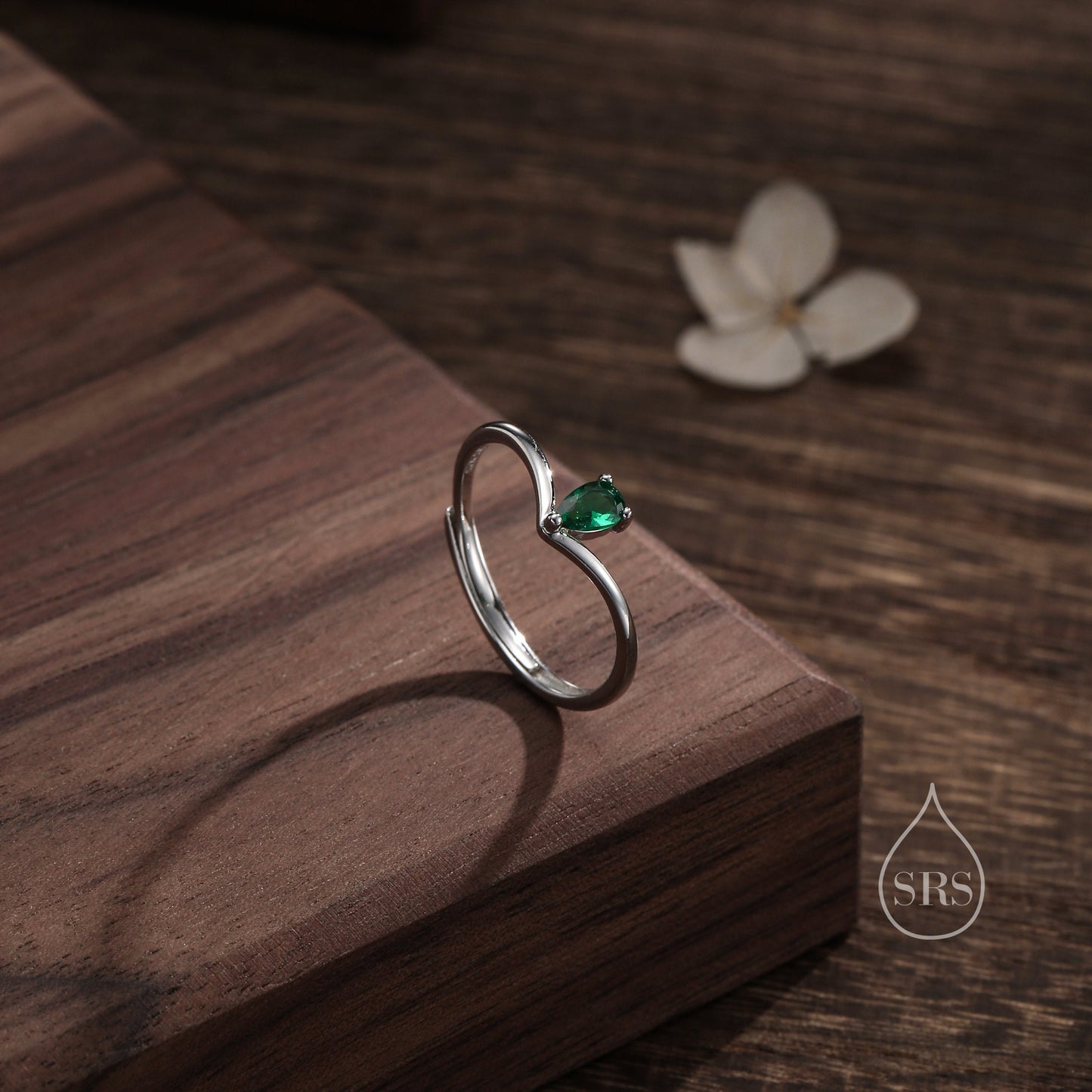 Emerald Green CZ Droplet Chevron Ring in Sterling Silver, 3x5mm, Prong Set Pear Cut V Ring, Adjustable Size, May Birthstone