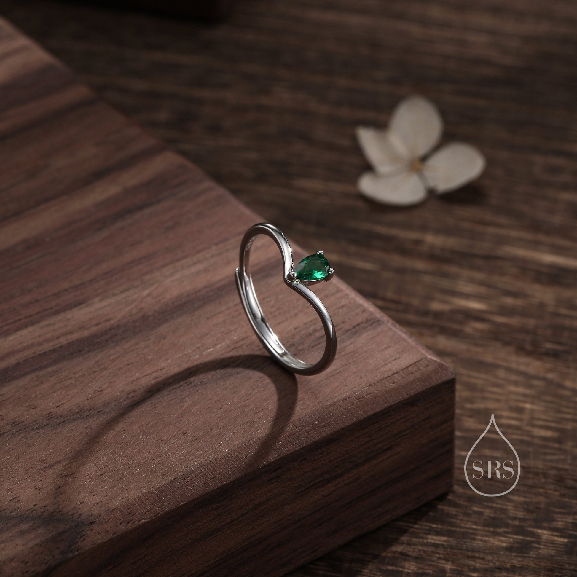 Emerald Green CZ Droplet Chevron Ring in Sterling Silver, 3x5mm, Prong Set Pear Cut V Ring, Adjustable Size, May Birthstone