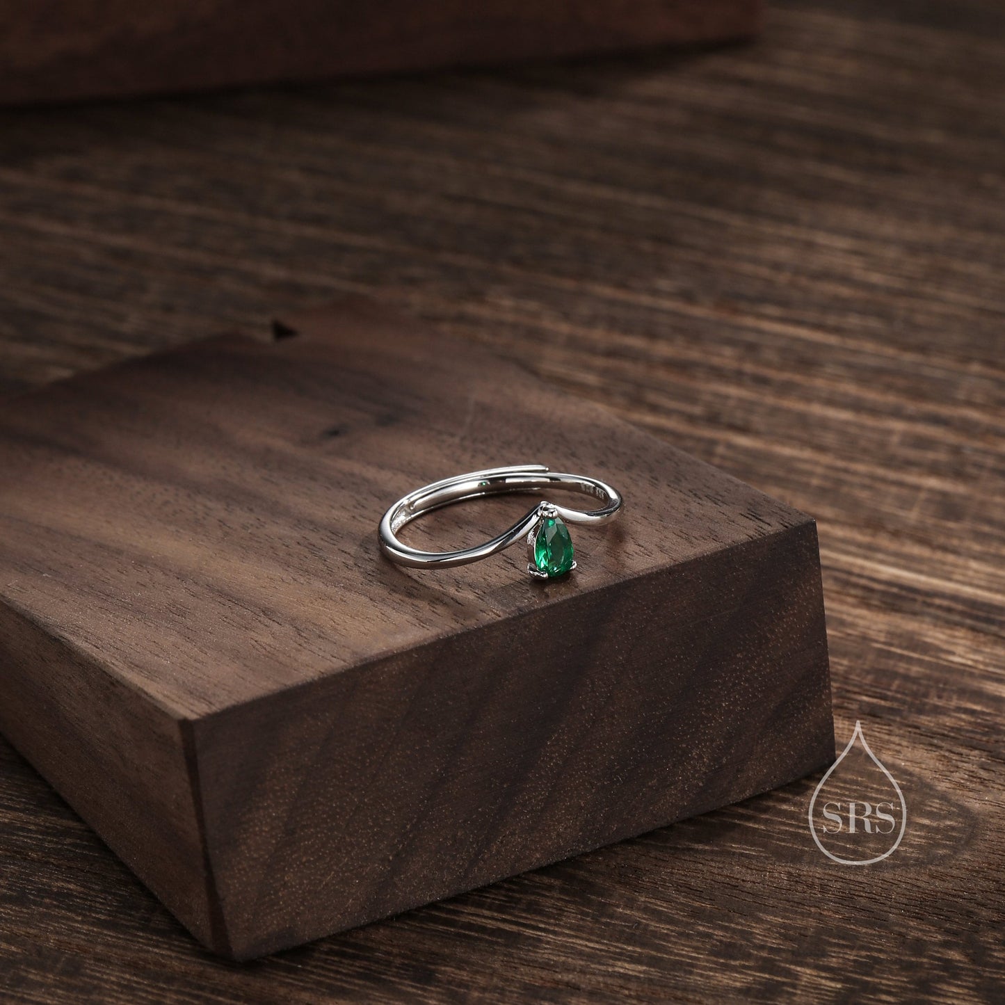 Emerald Green CZ Droplet Chevron Ring in Sterling Silver, 3x5mm, Prong Set Pear Cut V Ring, Adjustable Size, May Birthstone