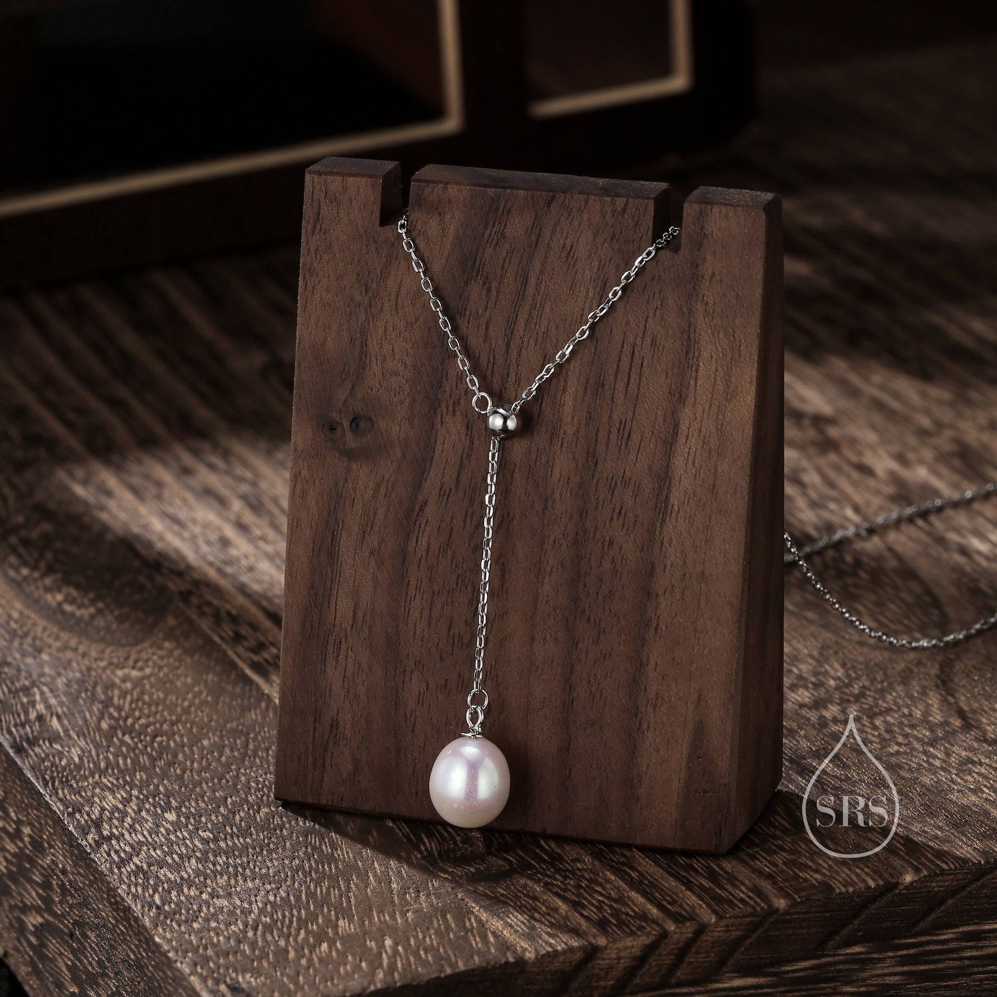 Delicate Genuine Freshwater Pearl Lariat Pendant Necklace in