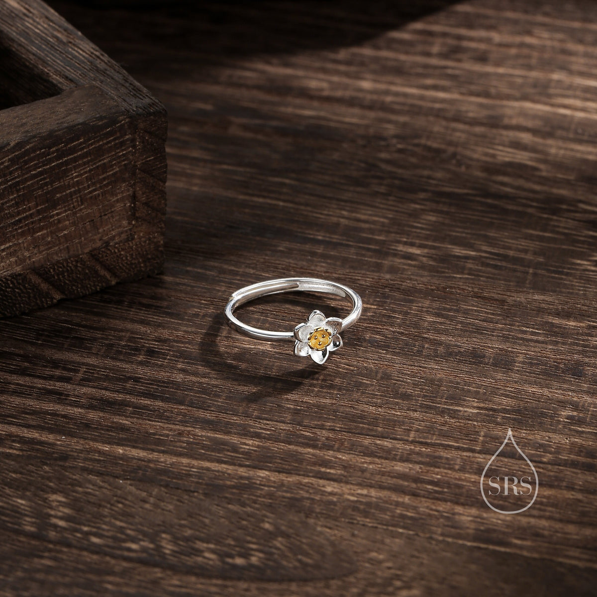 Sterling Silver Daffodil Flower Ring, Adjustable Size, Daffodil Ring ring, Silver and Gold Flower Ring, Dainty and Delicate
