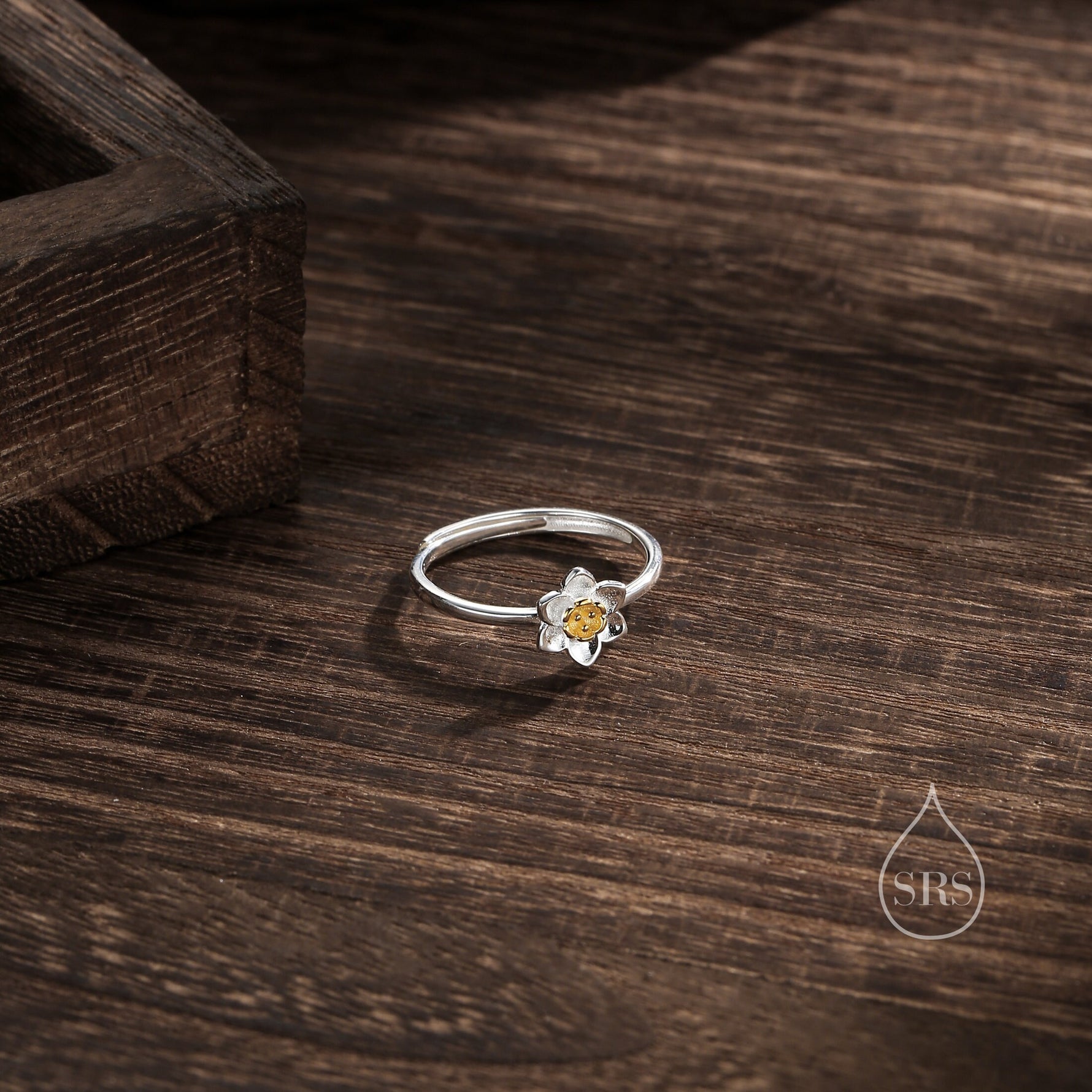 Sterling Silver Daffodil Flower Ring, Adjustable Size, Daffodil Ring ring, Silver and Gold Flower Ring, Dainty and Delicate