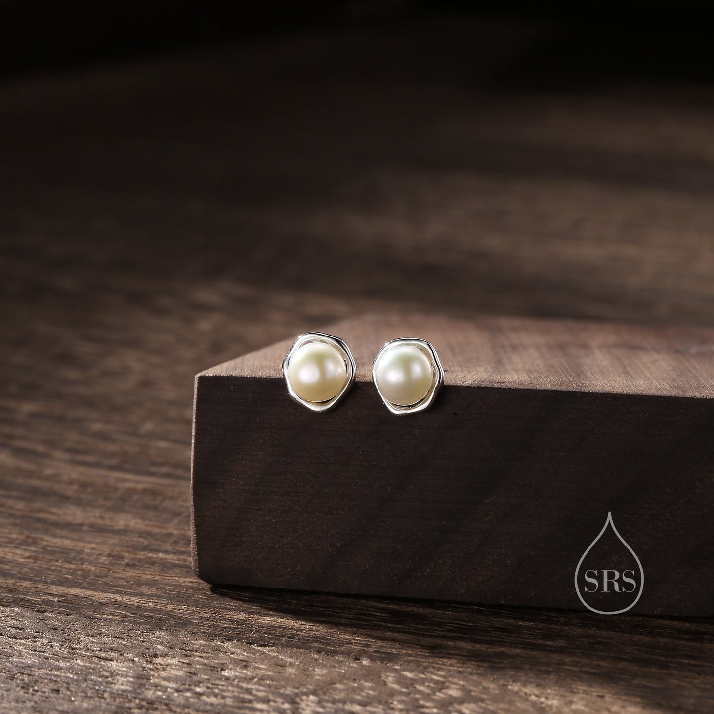 Genuine Freshwater Pearl and Irregular Circle Stud Earrings in Sterling Silver, Delicate Keshi Pearl Halo Earrings,  Genuine Pearls