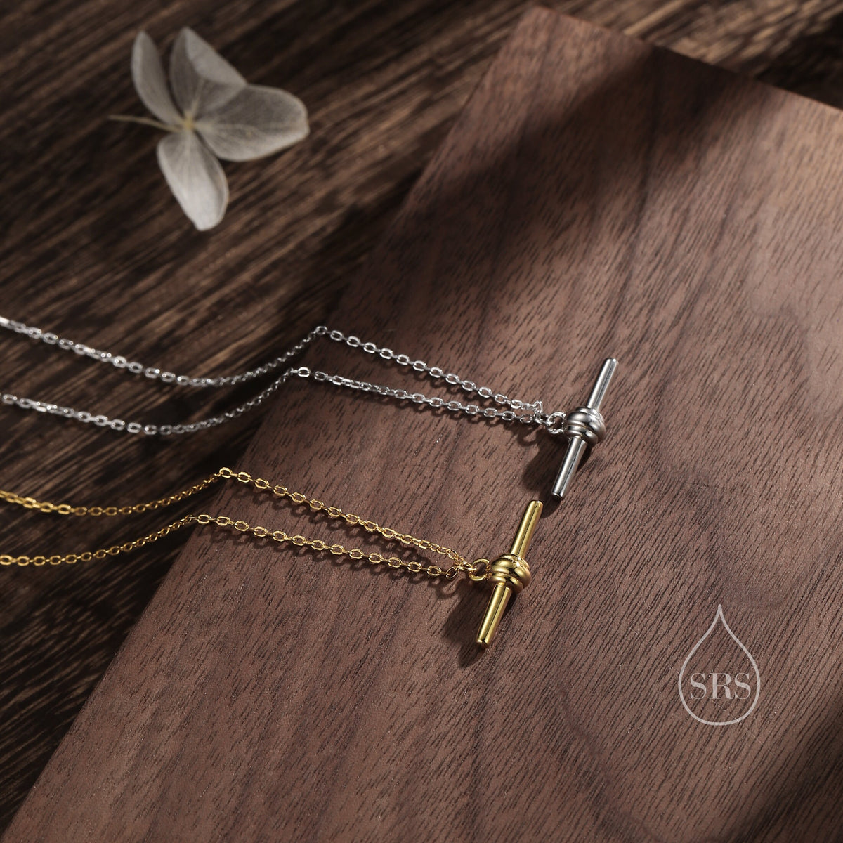 Balanced Bar Pendant Necklace