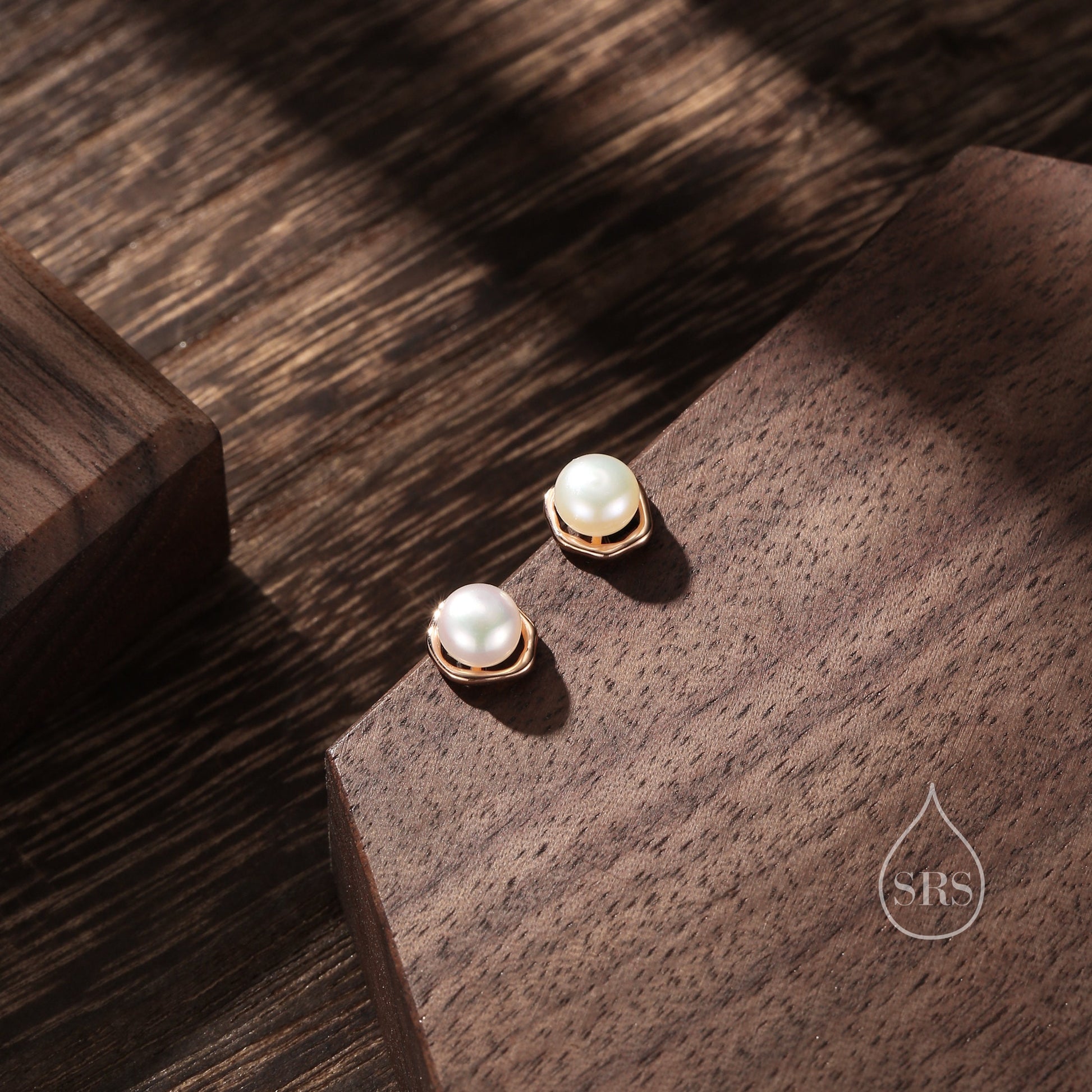 Genuine Freshwater Pearl and Irregular Circle Stud Earrings in Sterling Silver, Delicate Keshi Pearl Halo Earrings, Genuine Pearls