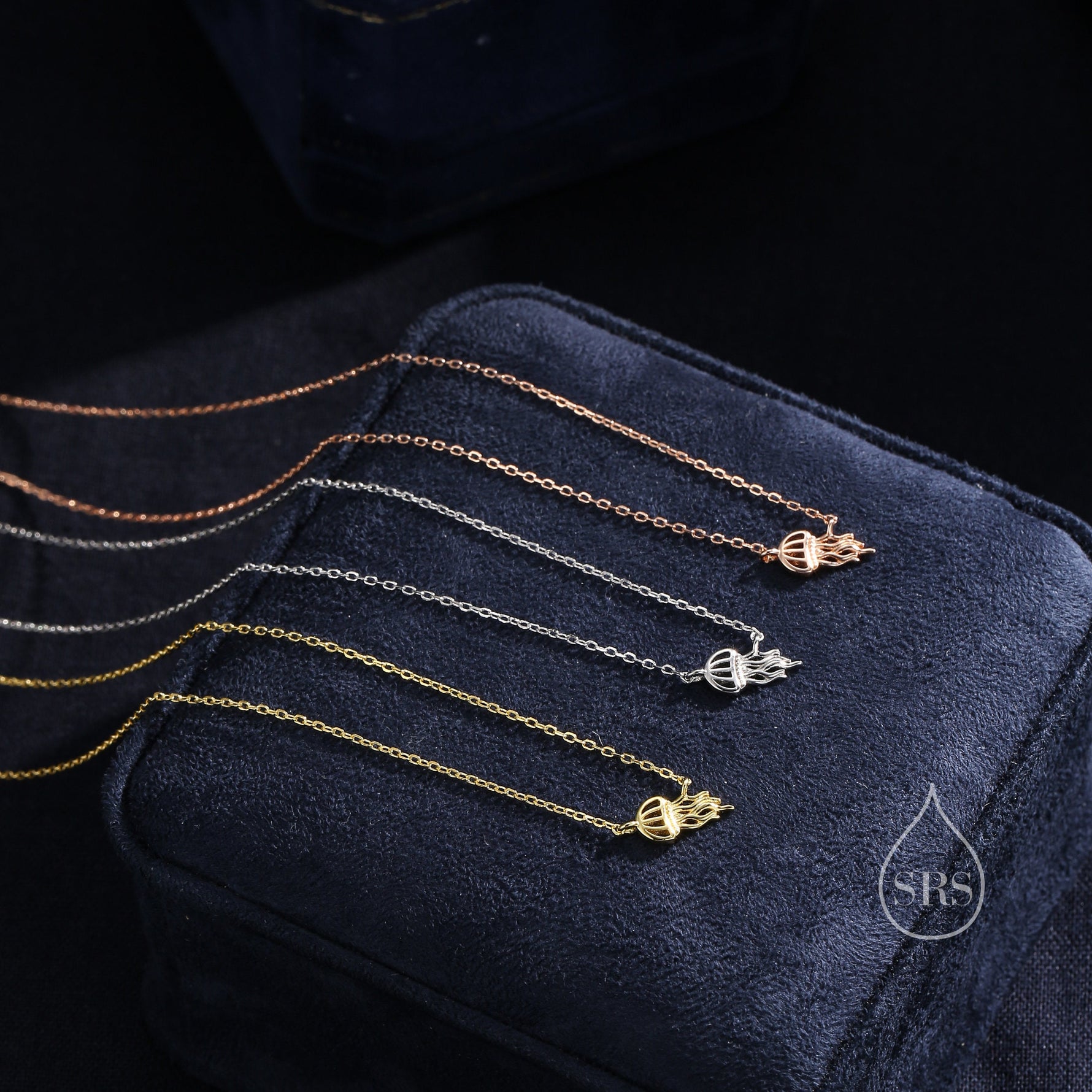 Jellyfish Pendant Necklace in Sterling Silver, Silver or Gold or Rose Gold, Jellyfish Necklace, Fish Necklace, Ocean Necklace
