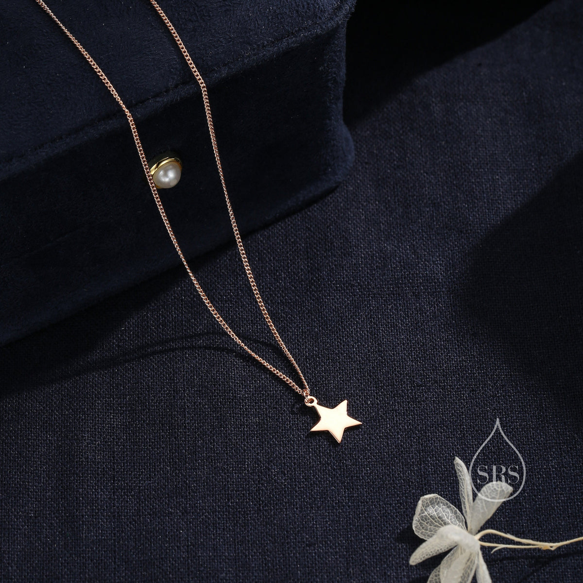 Minimalist Star Pendant Necklace in Sterling Silver, Silver or Gold or Rose Gold, Small Star Necklace