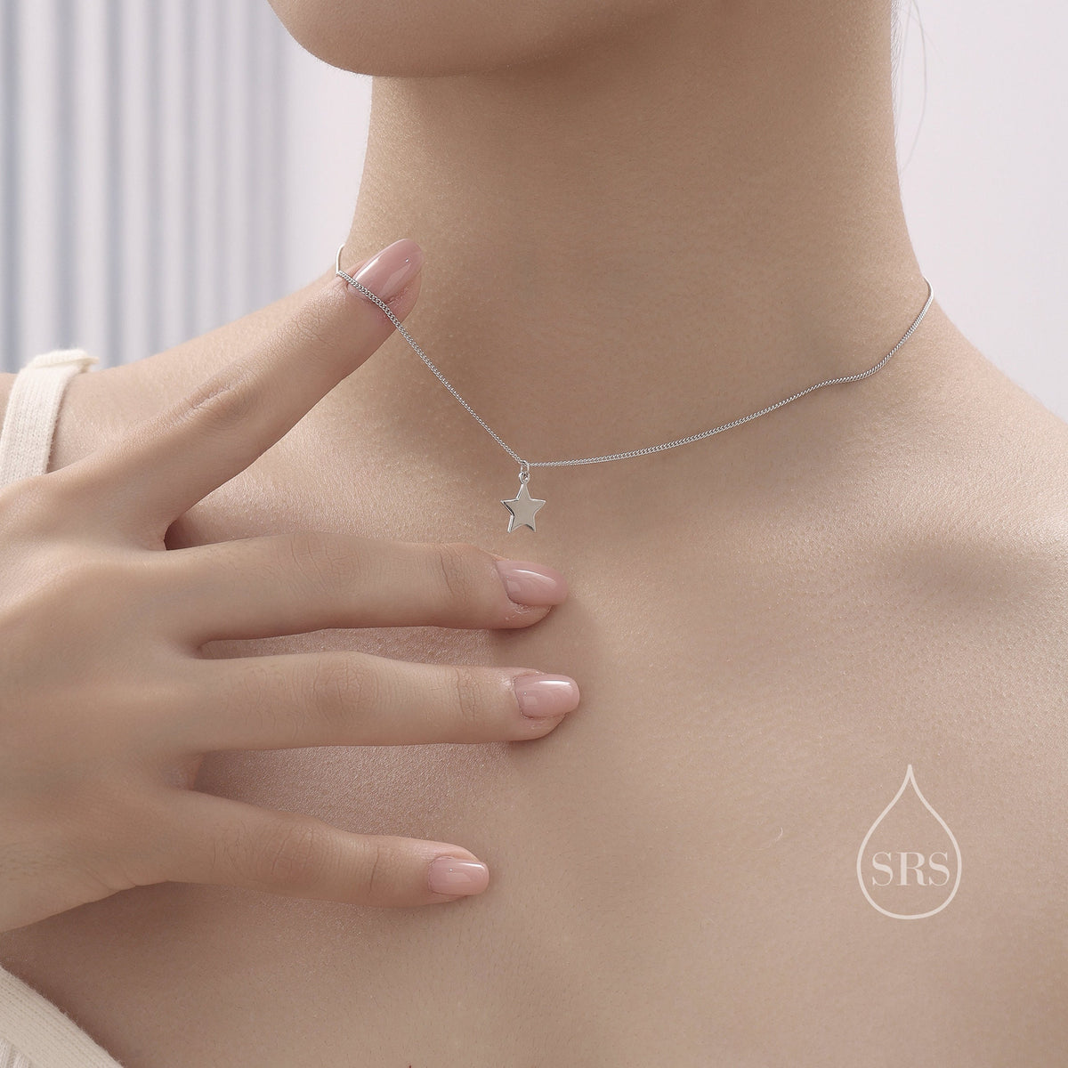 Minimalist Star Pendant Necklace in Sterling Silver, Silver or Gold or Rose Gold, Small Star Necklace