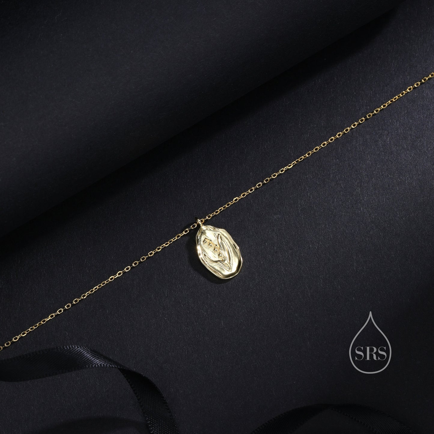 Lily of the Valley Flower Oval Pendant Necklace in Sterling Silver, Silver or Gold, May Birth Flower, Nature Inspired Flower Disk Necklace