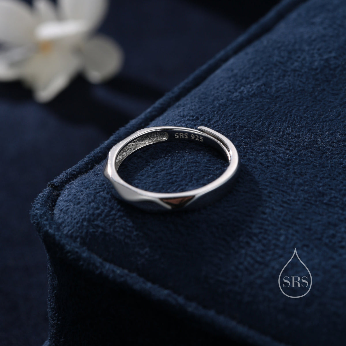 Sterling Silver Minimalist Facted Ring, Adjustable Size, Minimalist Diamond Cut Ring