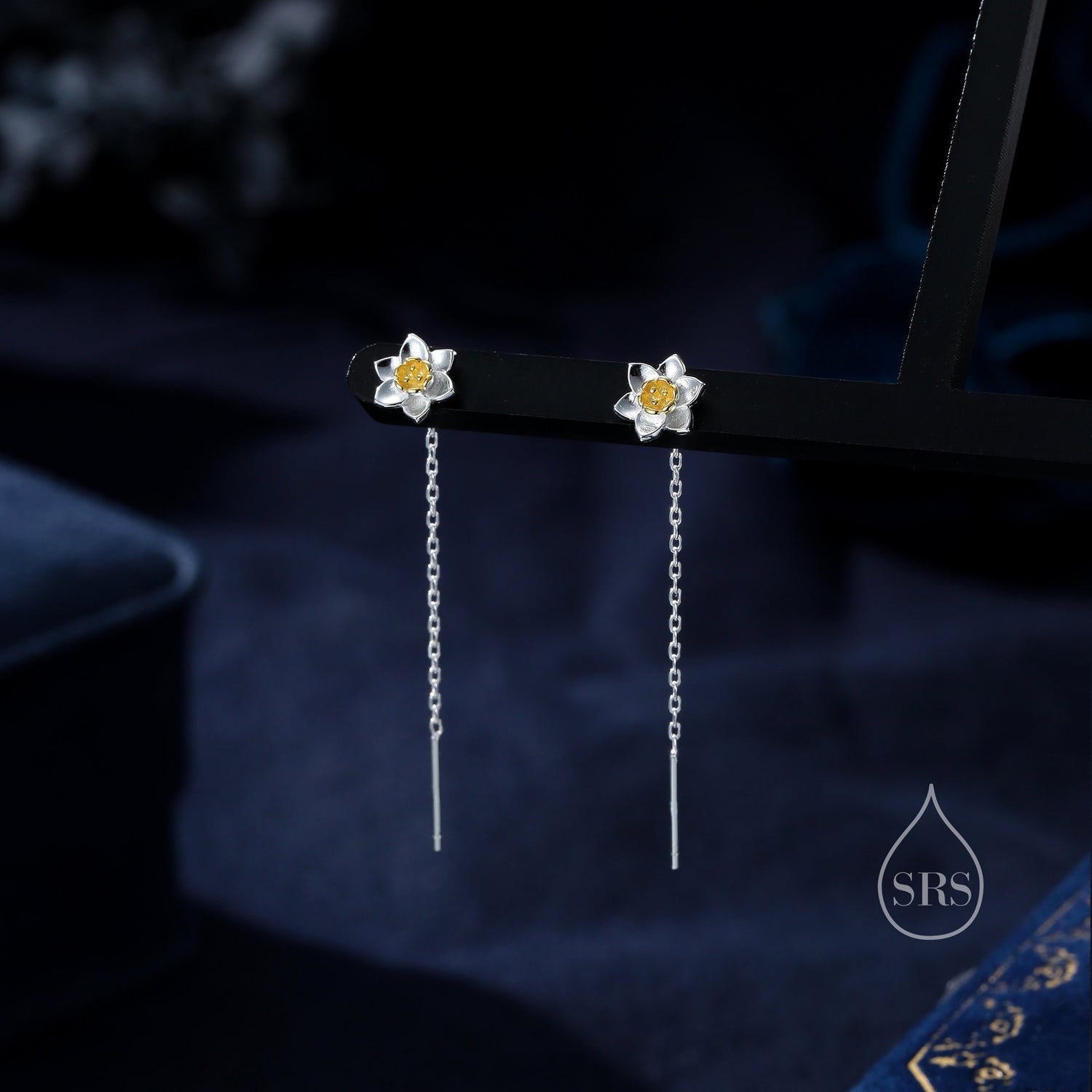 Daffodil Flower Threader Earrings in Sterling Silver, Daffodil with Dangle Chain Earrings, Daffodil Pull Through Chain Earrings