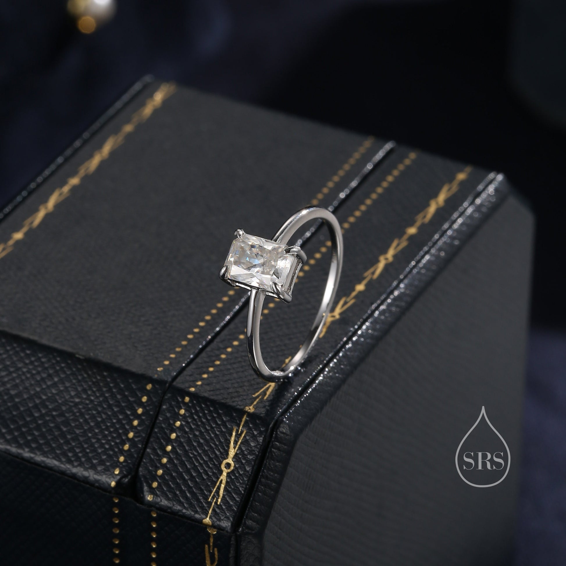 1 Carat Emerald Cut Moissanite Diamond Classic Single Stone Engagement Ring in Sterling Silver, Genuine Moissanite Baguette Ring, US 5-8