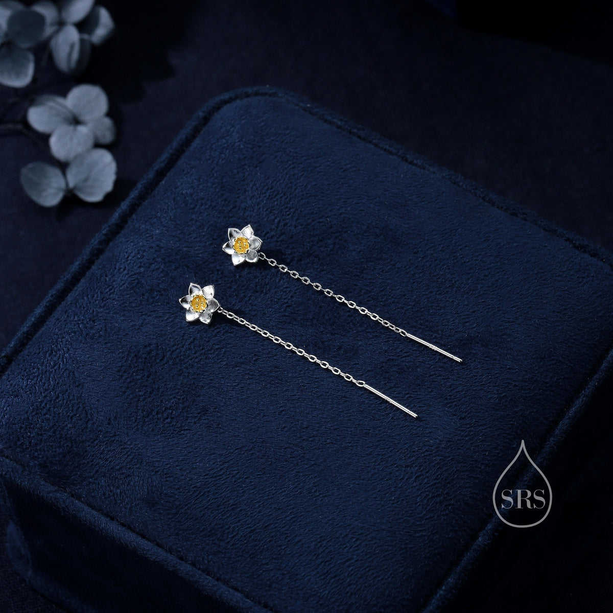 Daffodil Flower Threader Earrings in Sterling Silver, Daffodil with Dangle Chain Earrings, Daffodil Pull Through Chain Earrings