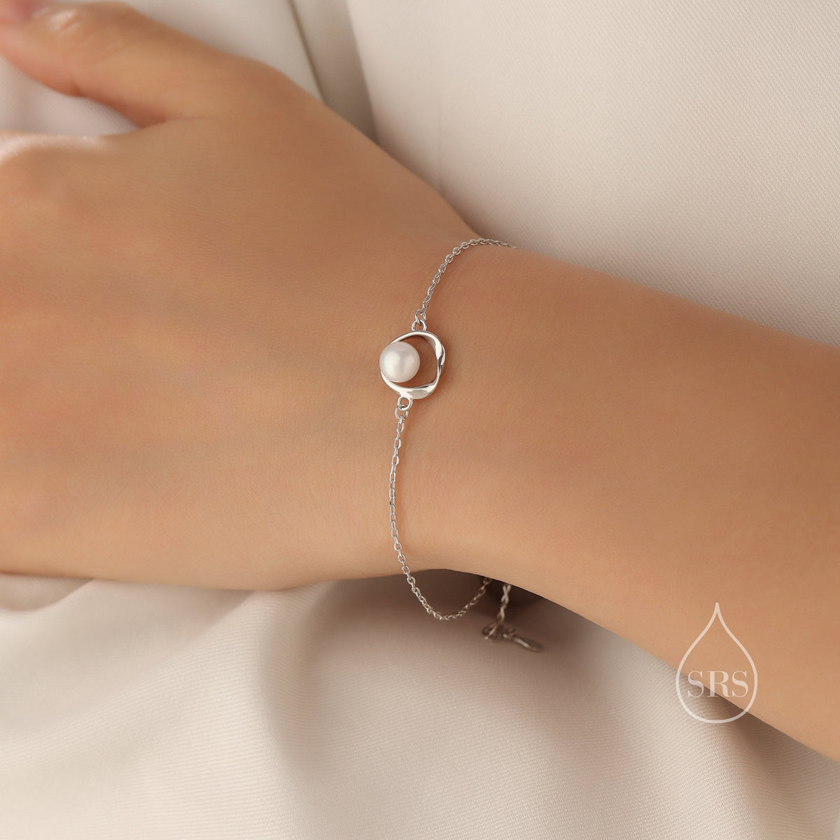 Sterling Silver Natural Pearl Mobius Circle Bracelet, Pearl and Twist Circle Bracelet, Genuine Freshwater Pearl Bracelet