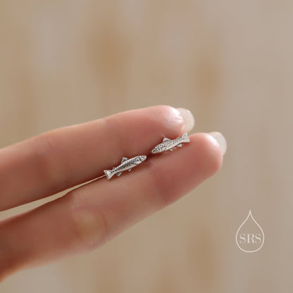 Sterling Silver Trout 16G Flat Back Labret Earrings
