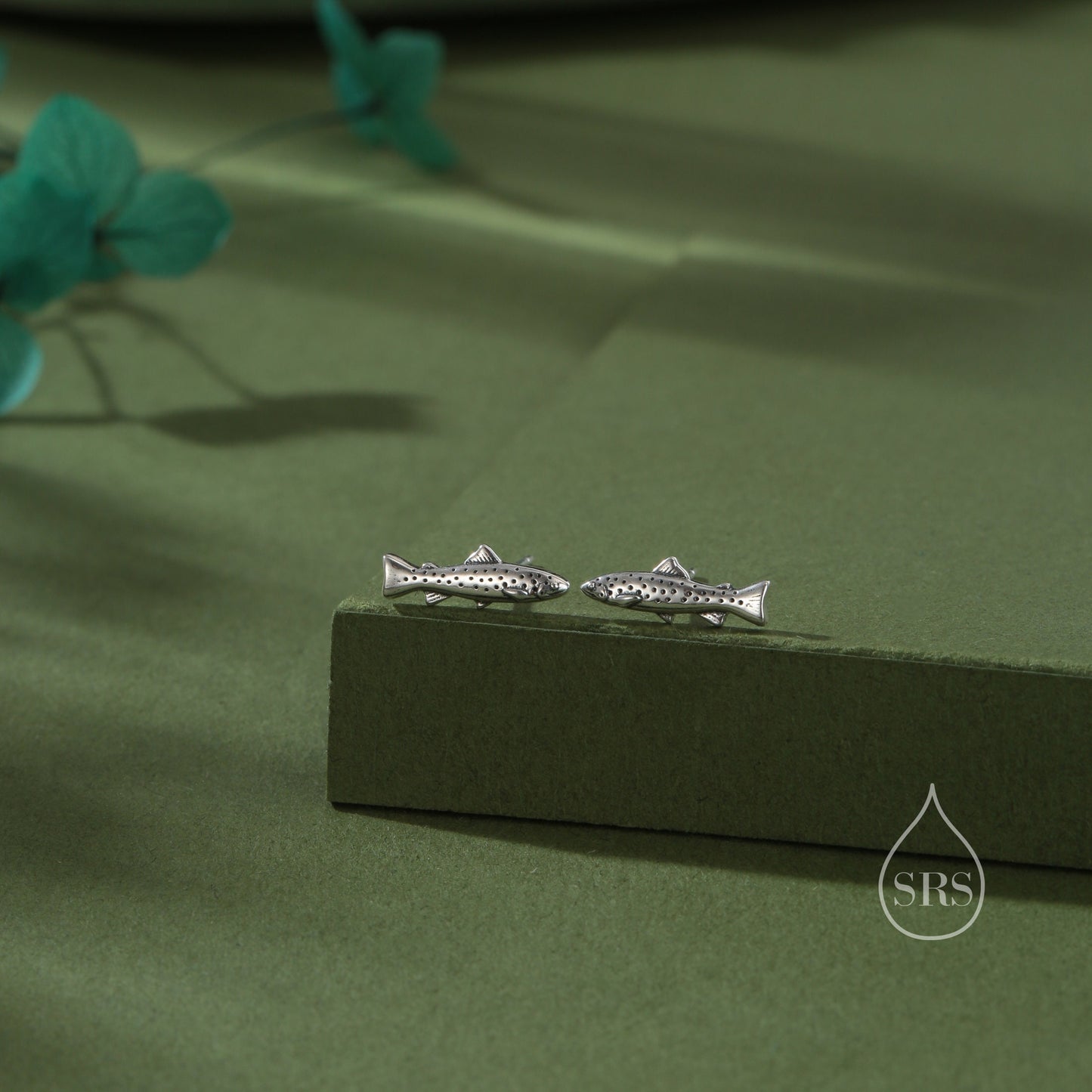 Sterling Silver Trout 18G Screw Back Stud Earrings with Ball Backs