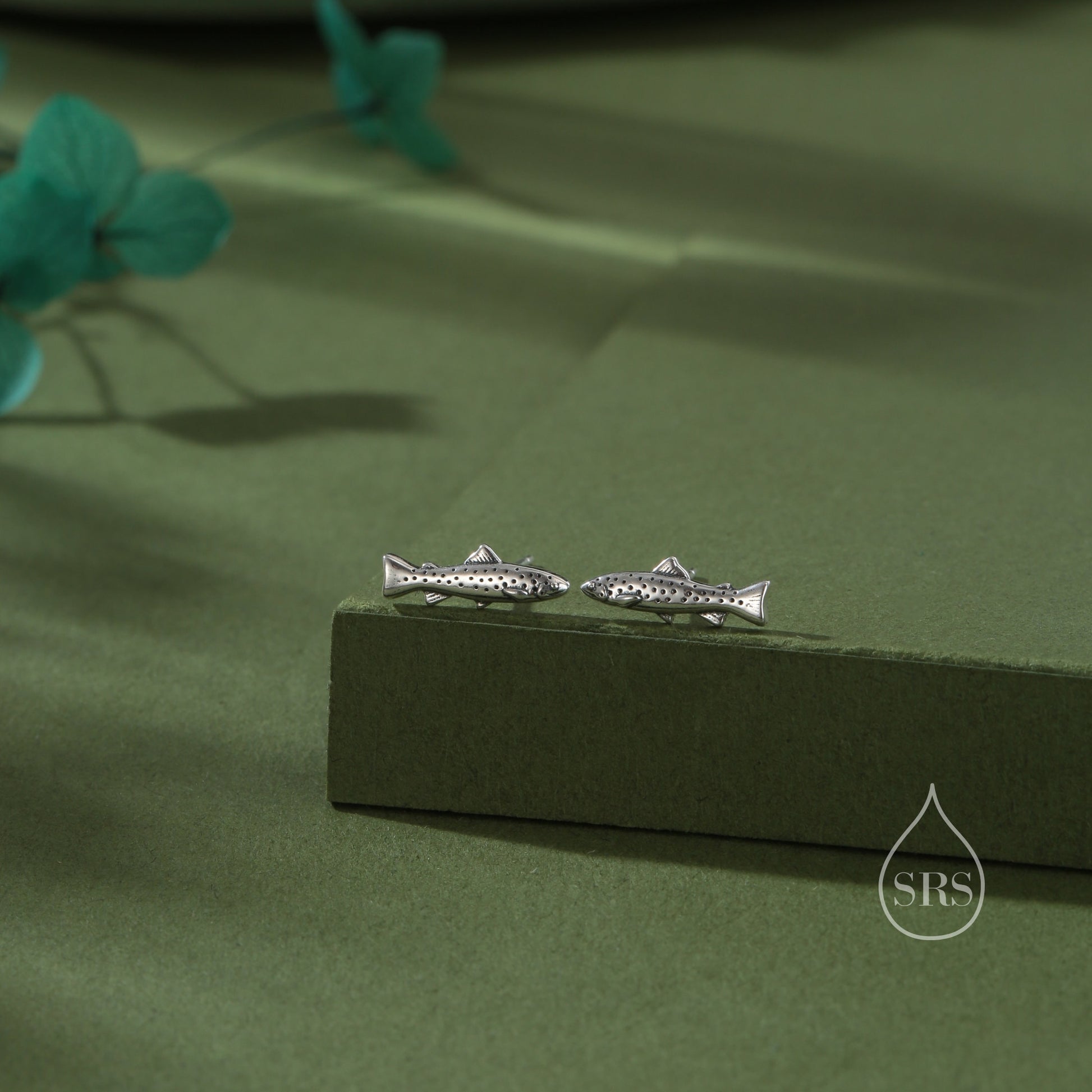 Sterling Silver Trout 16G Flat Back Labret Earrings