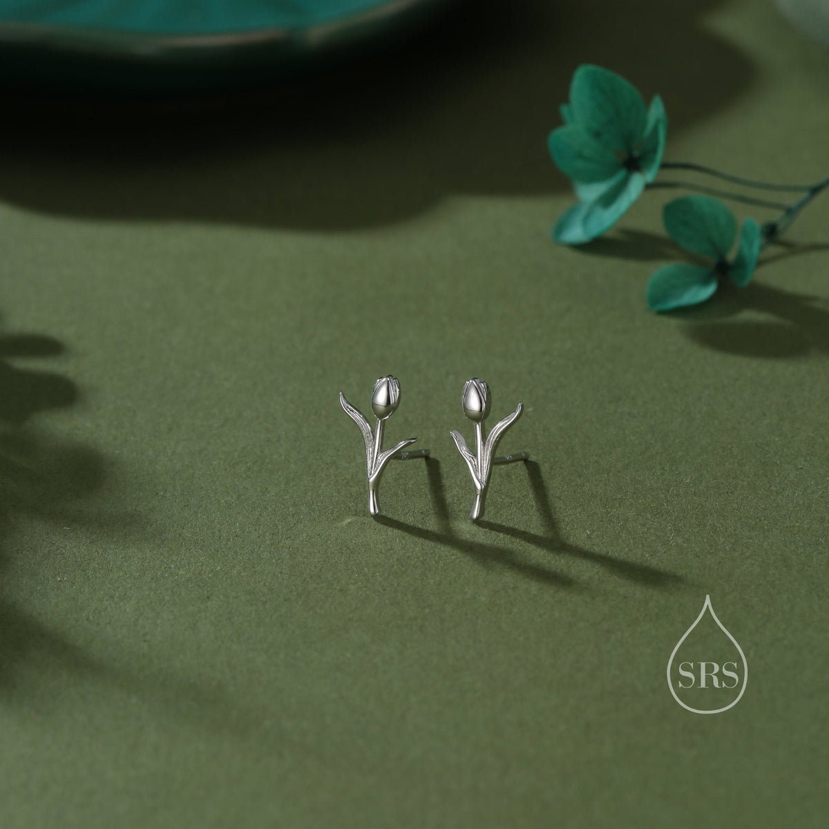 Dainty Tulip Flower Stud Earrings in Sterling Silver, Silver, Gold or Rose Gold Finish, Flower Earrings, Tulip Earrings, Spring Earrings