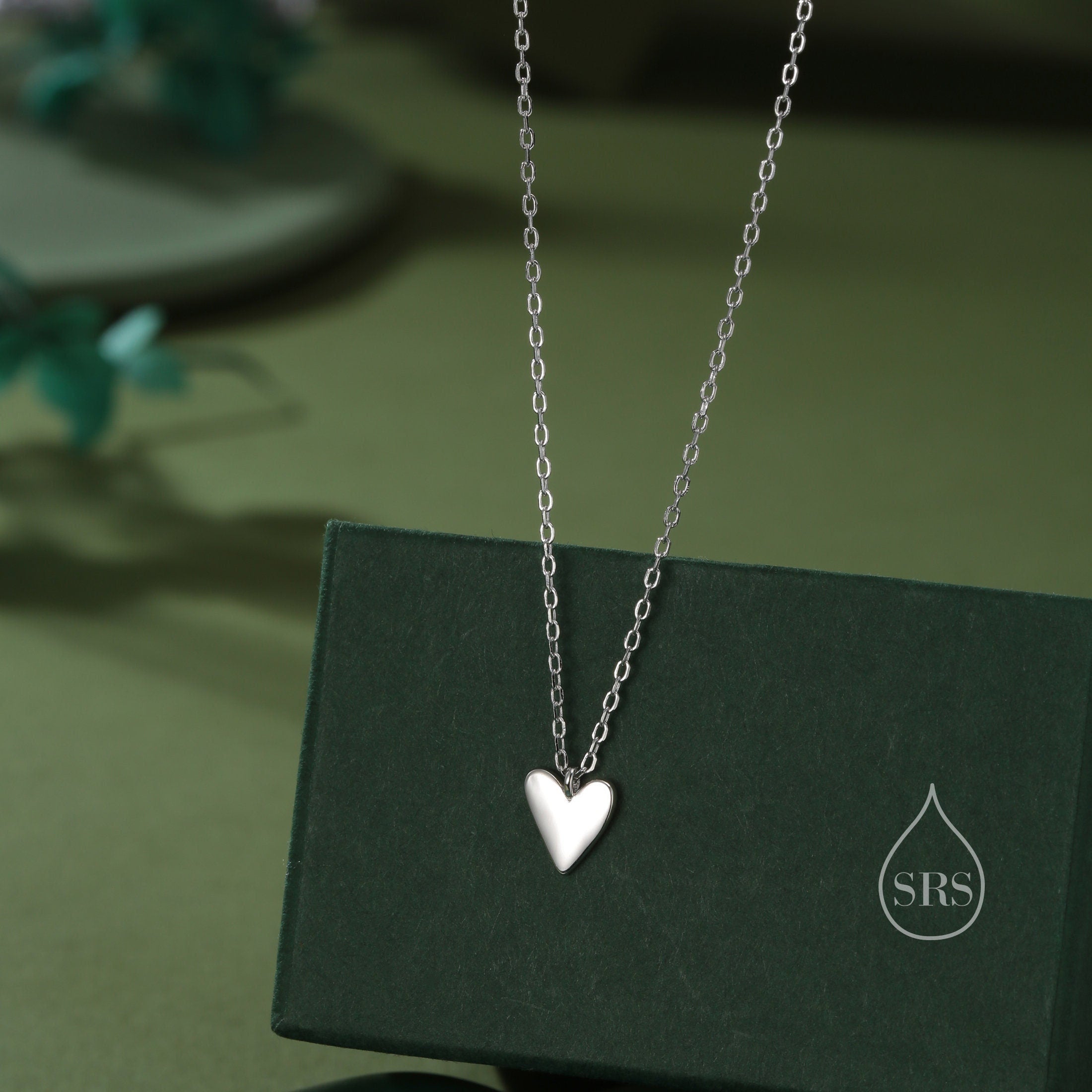 Delicate heart necklace outlet
