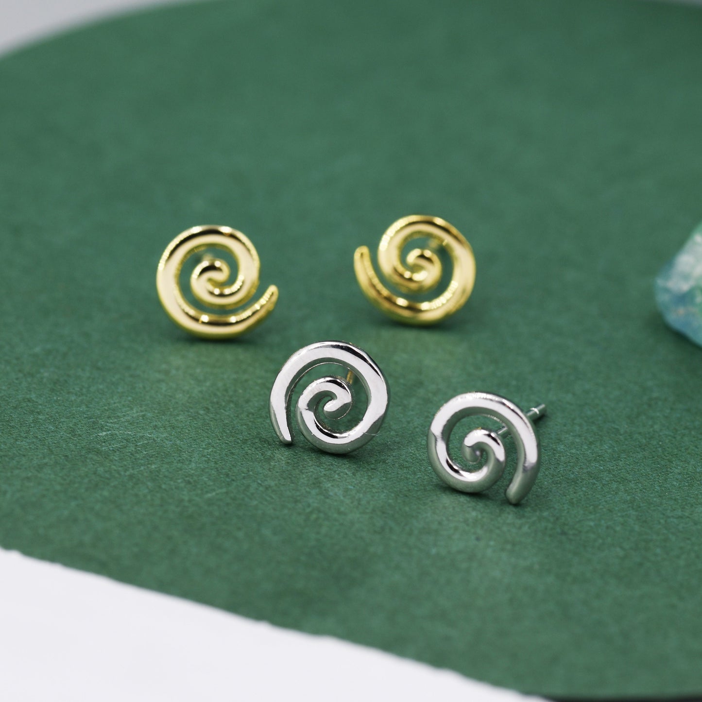 Koru Circle Spiral Stud Earrings in Sterling Silver - Infinity Swirl Earrings - New Zealand Māori Art Stud Earrings  - Kiwi Circle