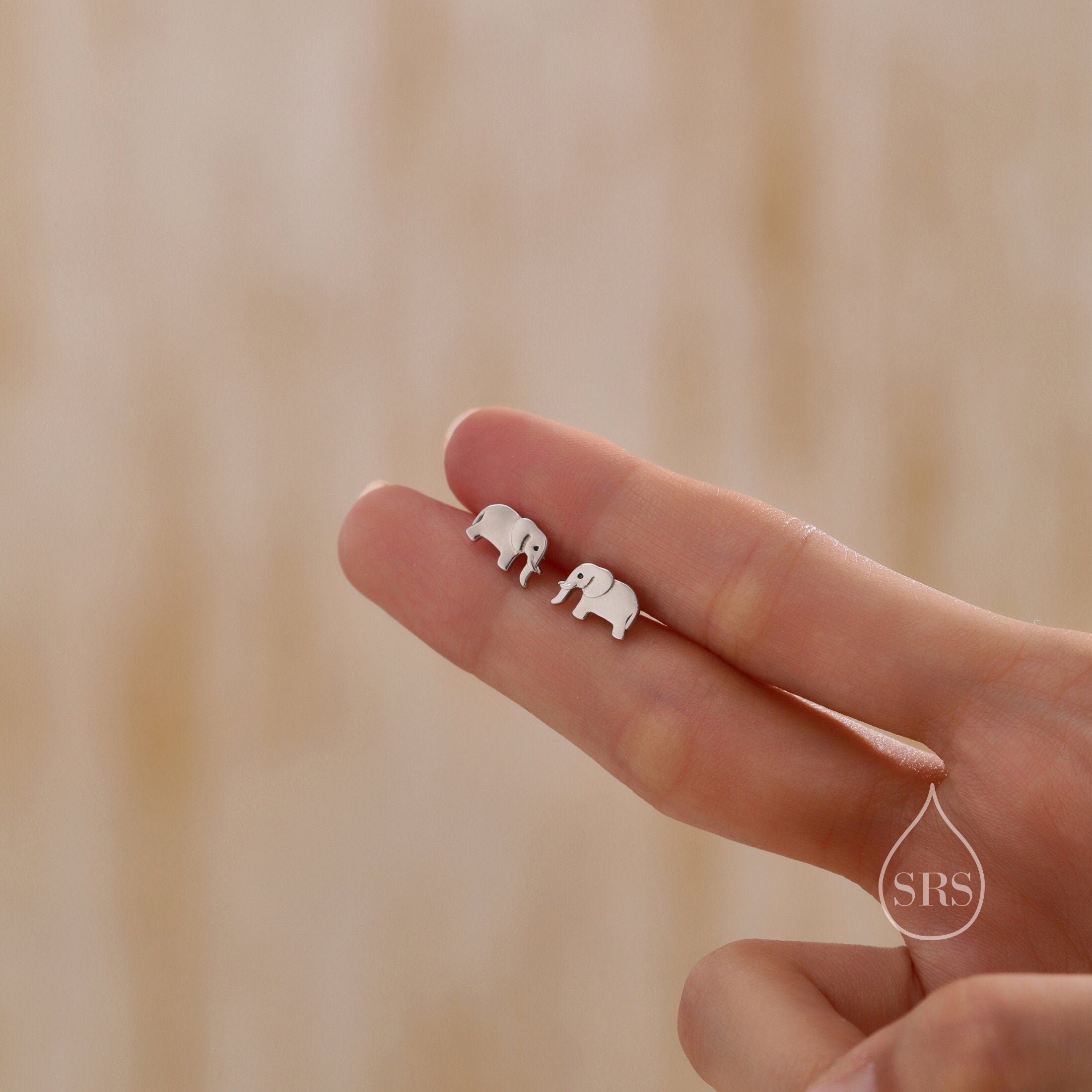 Cute earrings studs online