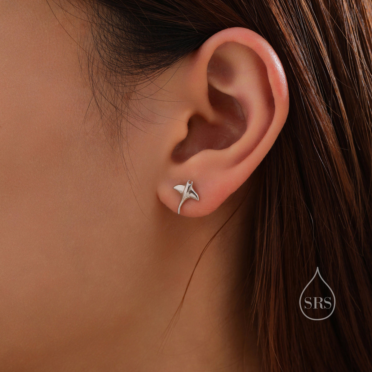 Sterling Silver Manta Ray 16G Internally Threaded Flat Back Earrings, Animal Earrings