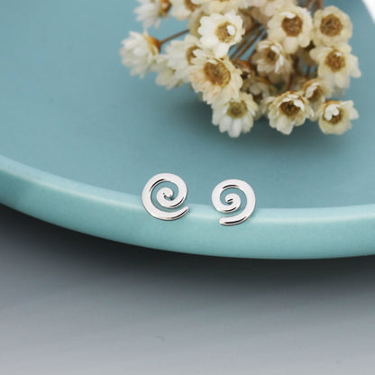 Koru Circle Spiral Stud Earrings in Sterling Silver - Infinity Swirl Earrings - New Zealand Māori Art Stud Earrings  - Kiwi Circle