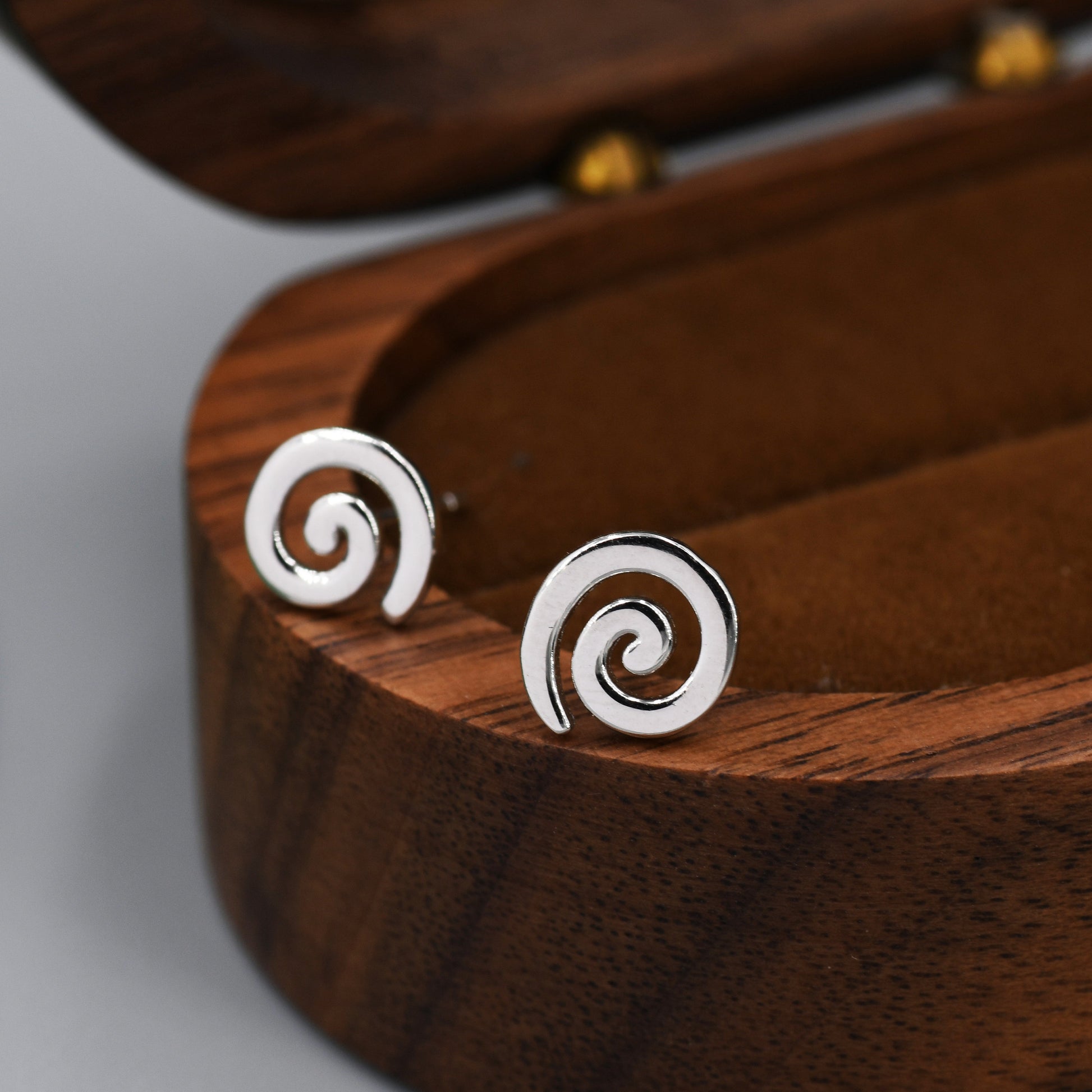 Koru Circle Spiral Stud Earrings in Sterling Silver - Infinity Swirl Earrings - New Zealand Māori Art Stud Earrings - Kiwi Circle