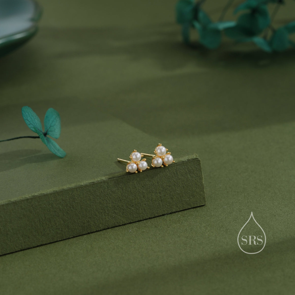 Pearl Trefoil Stud Earrings in Sterling Silver, Pearl Trio Earrings, Three Pearl Earrings, Silver Gold or Rose Gold