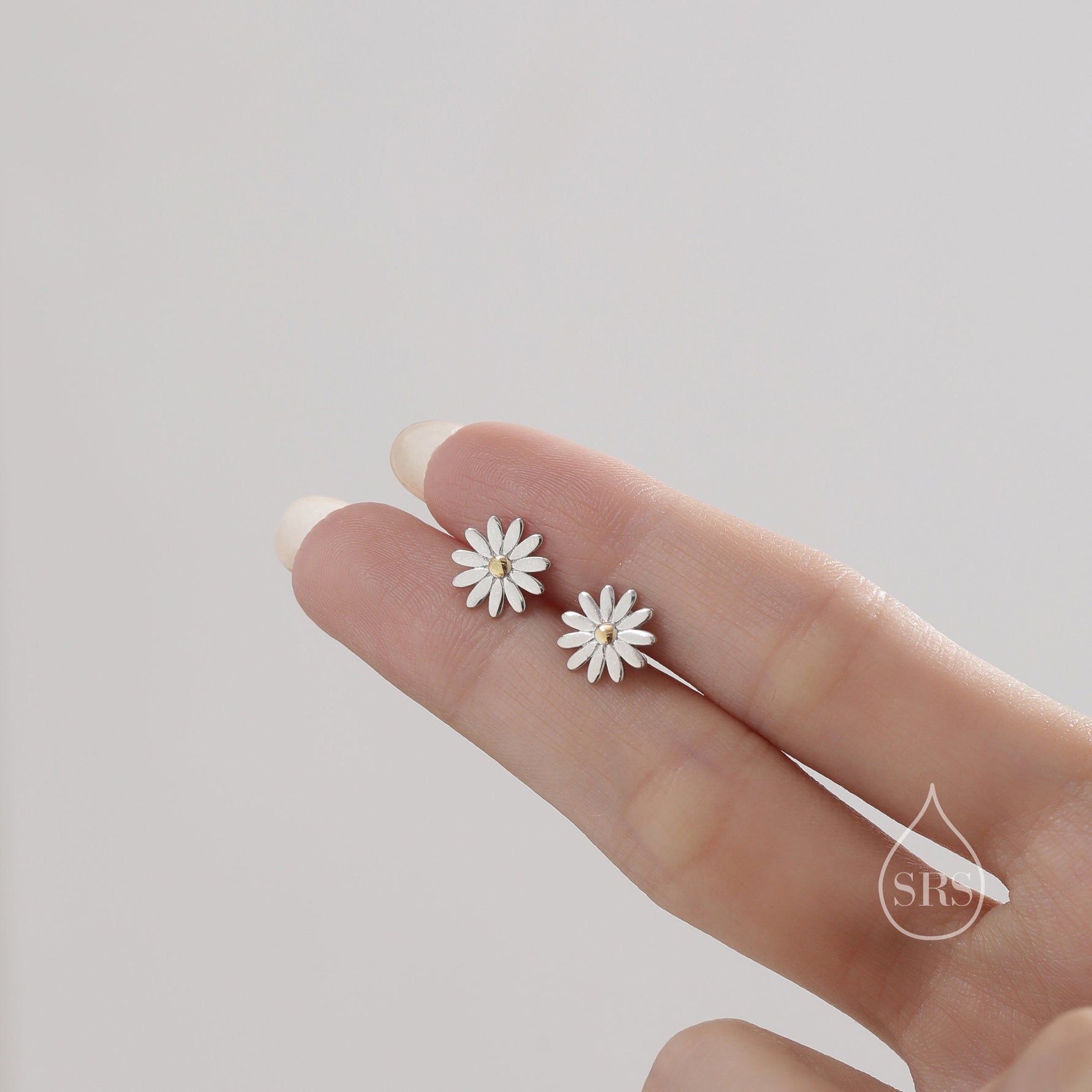 Daisy Flower Stud Earrings in Sterling Silver, Solid Silver with Part Gold Plate, Silver Daisy Earrings, Silver Daisy Blossom Earrings