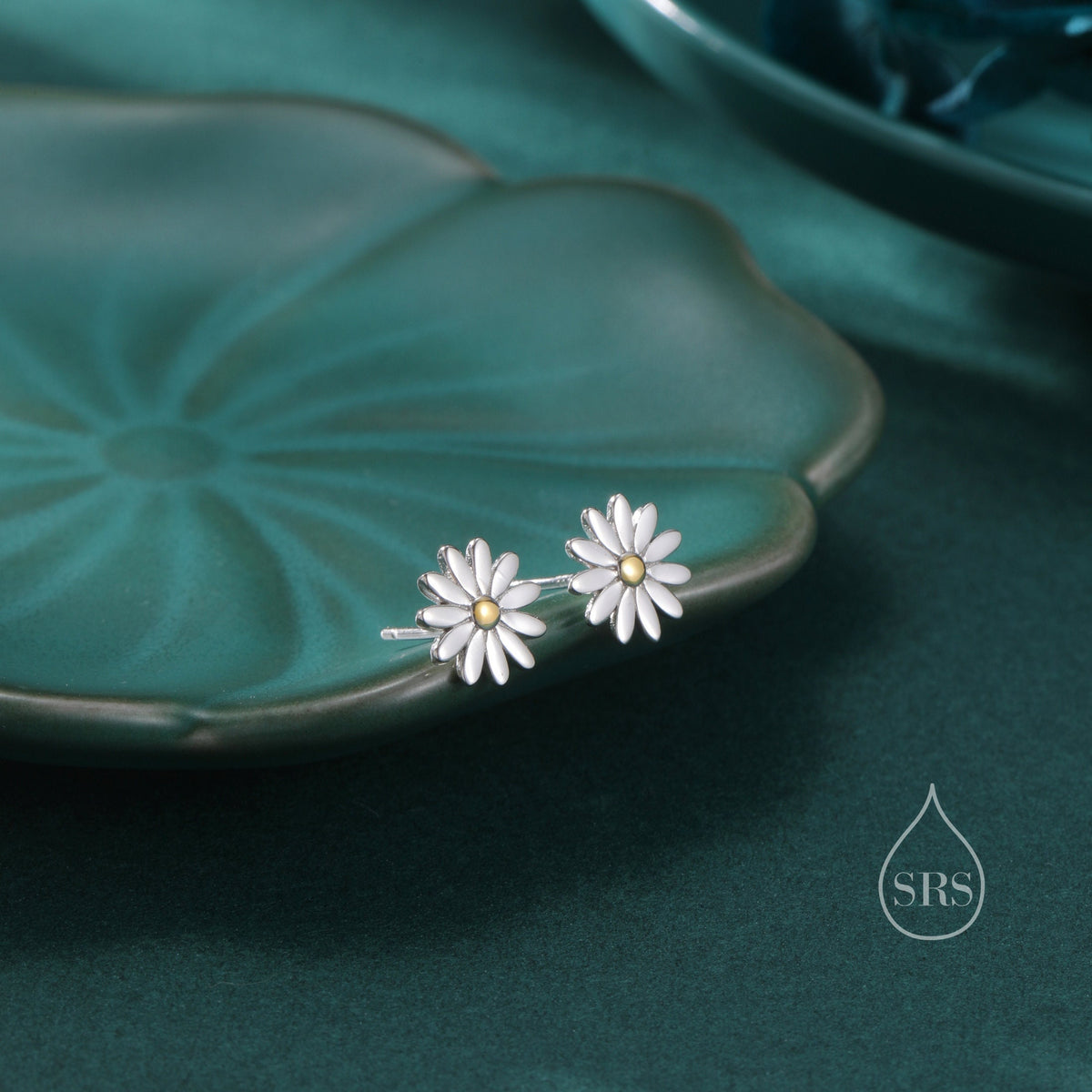 Daisy Flower Stud Earrings in Sterling Silver, Solid Silver with Part Gold Plate, Silver Daisy Earrings, Silver Daisy Blossom Earrings