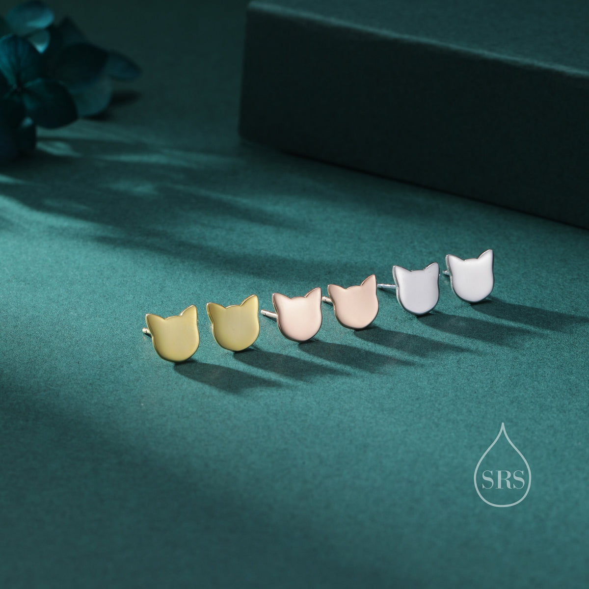 Minimalist Cat Face Stud Earrings in Sterling Silver, Silver or Gold or Rose Gold, Minimal Cat Earrings