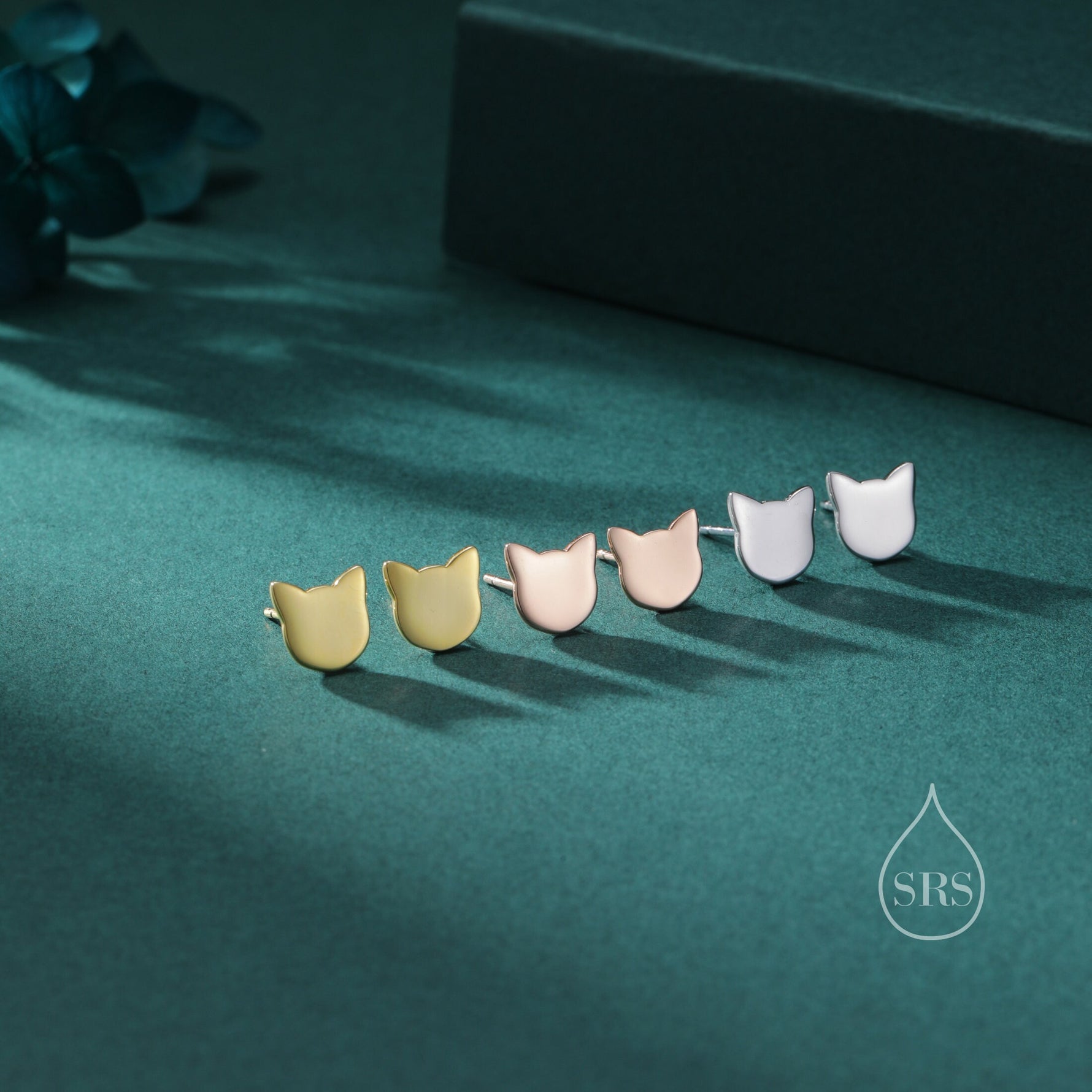 Minimalist Cat Face Stud Earrings in Sterling Silver, Silver or Gold or Rose Gold, Minimal Cat Earrings