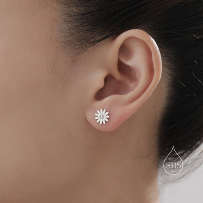 Daisy Flower Stud Earrings in Sterling Silver,  Silver or Gold or Rose Gold, Silver Daisy Earrings, Silver Daisy Blossom Earrings