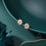 Daisy Flower Stud Earrings in Sterling Silver, Silver or Gold or Rose Gold, Silver Daisy Earrings, Silver Daisy Blossom Earrings