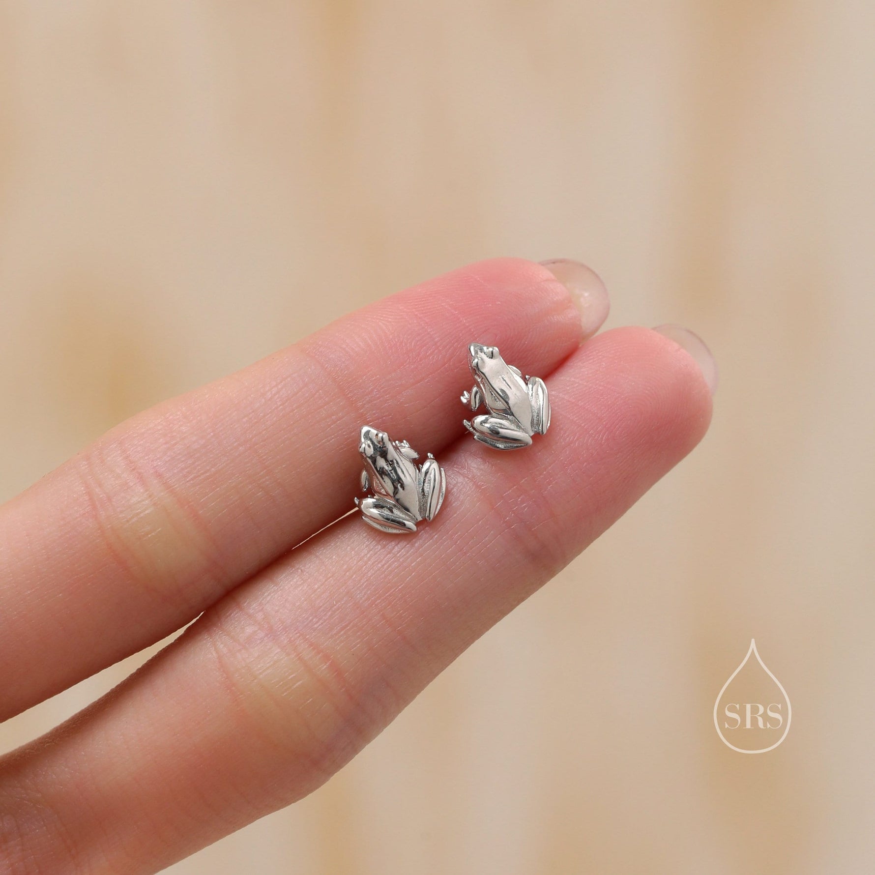 Tiny Sitting Frog Stud Earrings in Sterling Silver, Tree Frog Earrings, Silver or Gold or Rose Gold, Rain Forest Frog Nature Inspired
