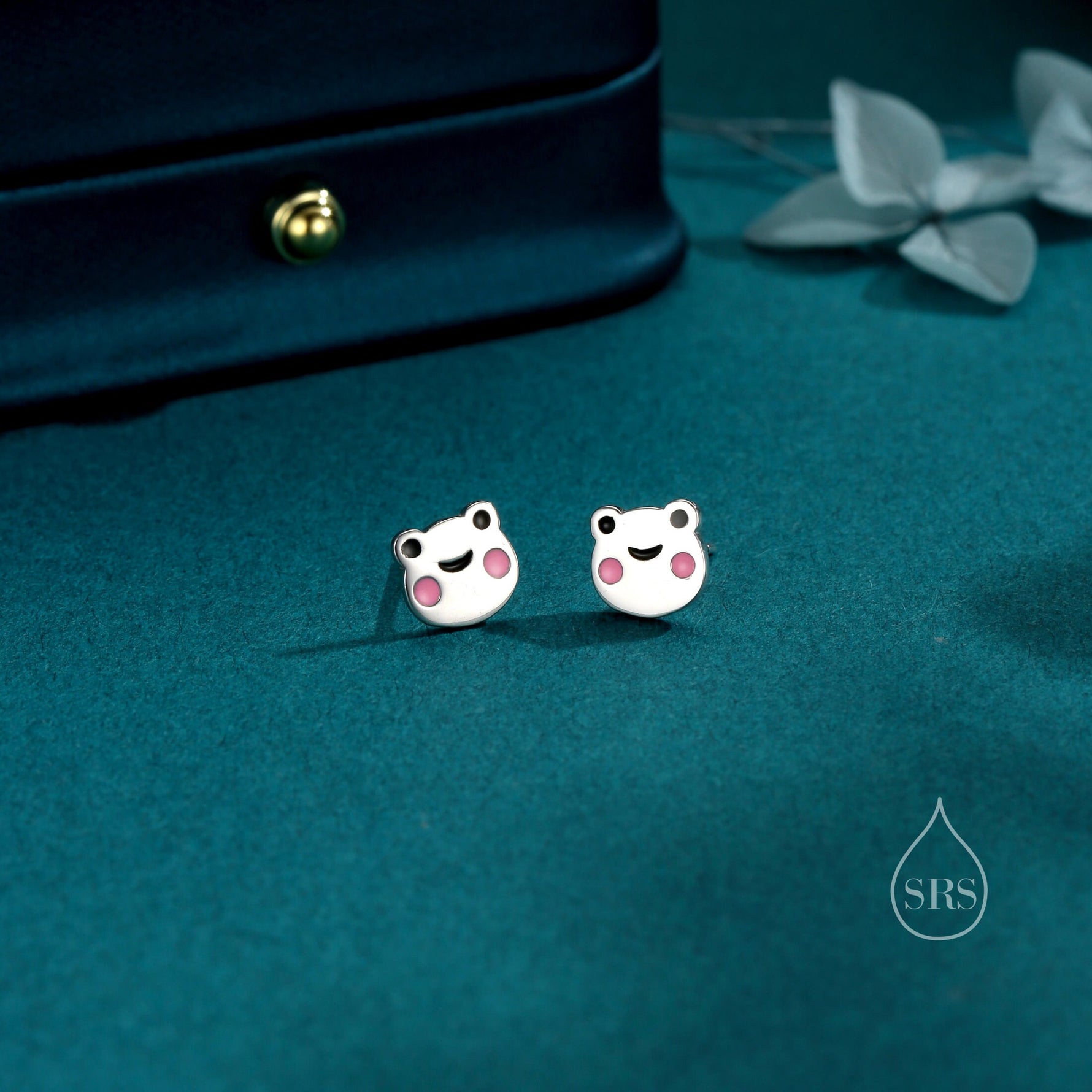 Cute Frog Head Stud Earrings in Sterling Silver, Kawaii Frog Earrings, Forest Frog Nature Inspired
