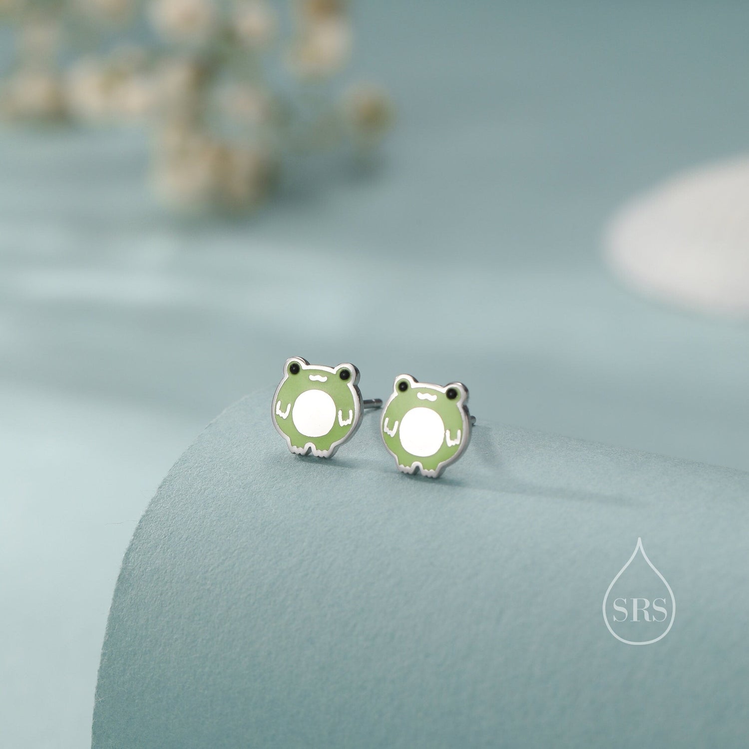 Cute Enamel Frog Stud Earrings in Sterling Silver, Kawaii Frog Earrings, Green Frog Earrings, Nature Inspired