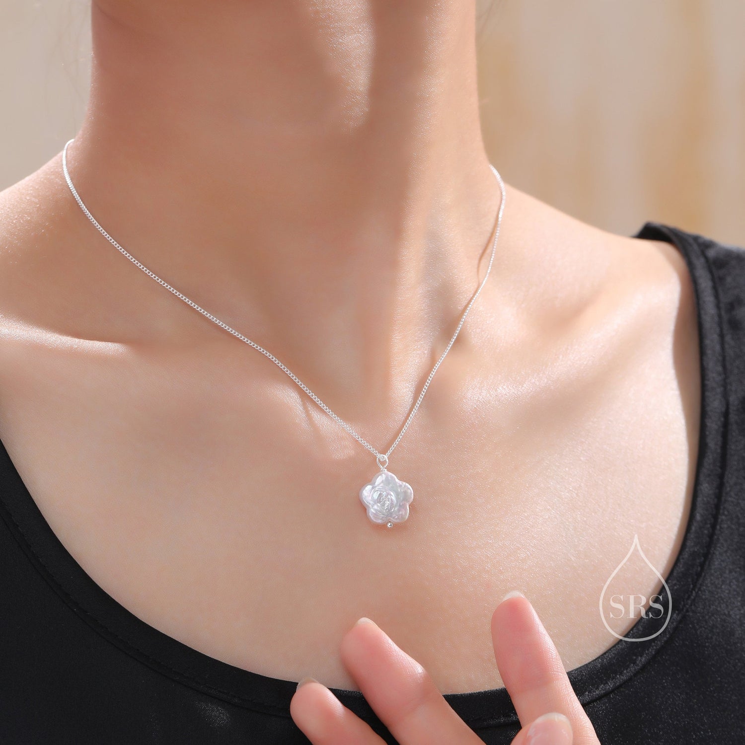 Flower Baroque Pearl Curb Chain Pendant Necklace